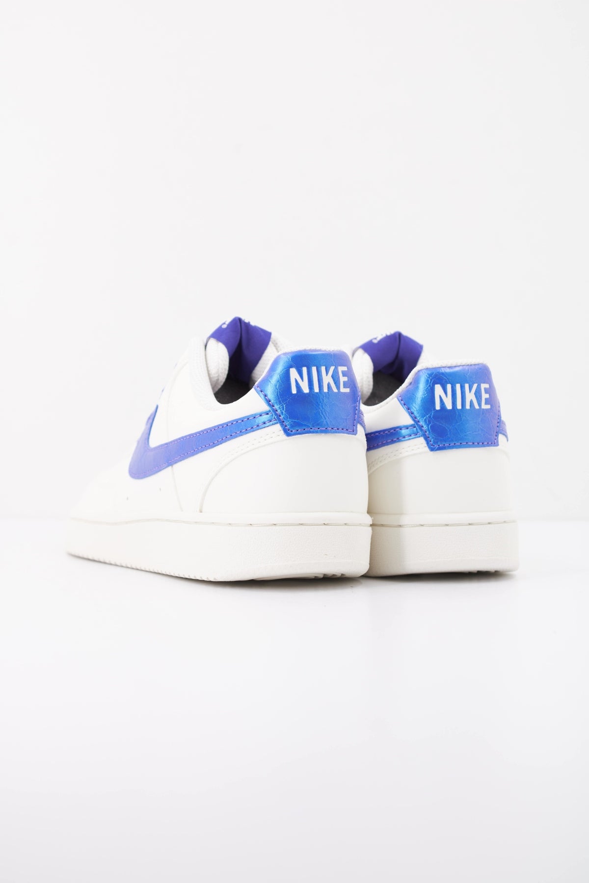 NIKE COURT VISION LOW SE IO8823-100 en color BLANCO (4)