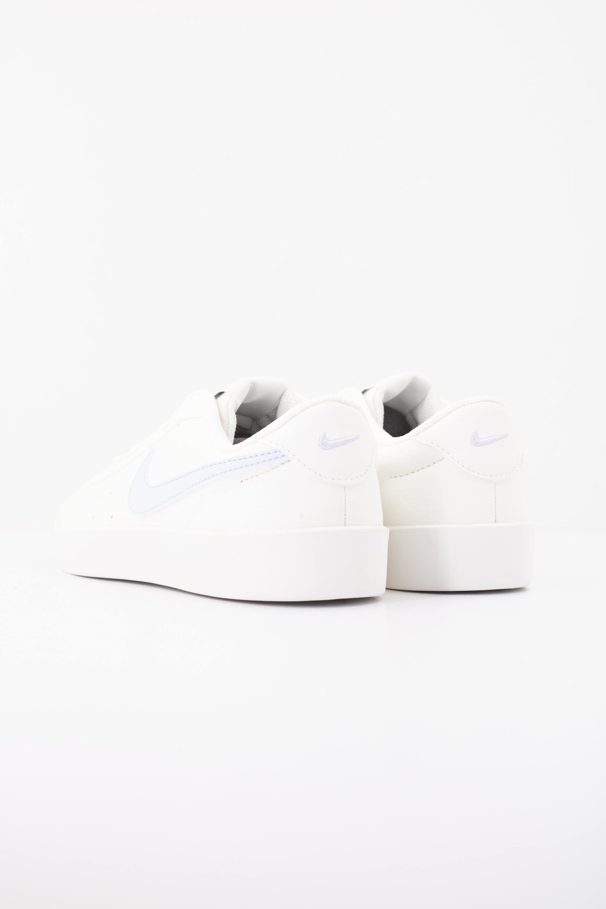 NIKE COURT HERITAGE SL IQ9696 en color BLANCO (4)