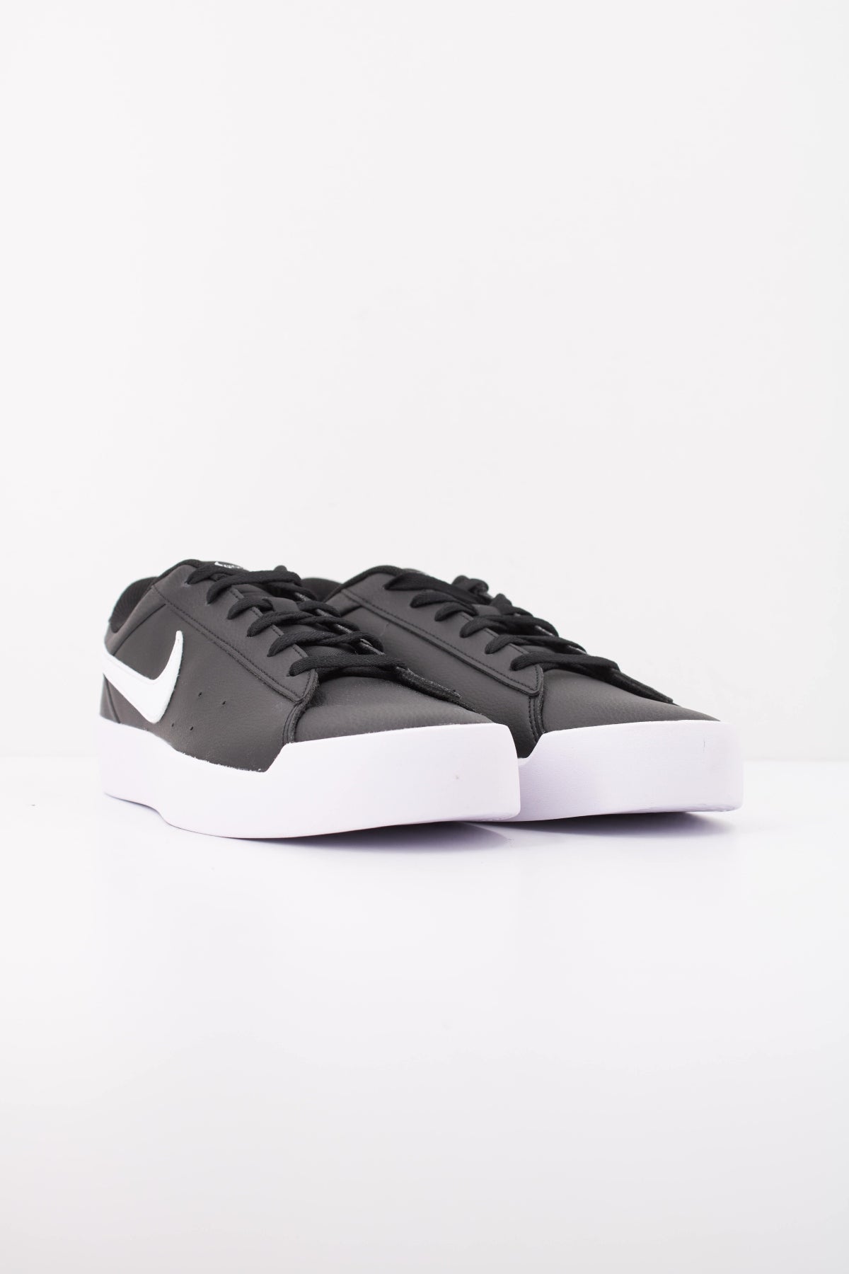 NIKE NIKE COURT HERITAGE SL en color NEGRO (2)