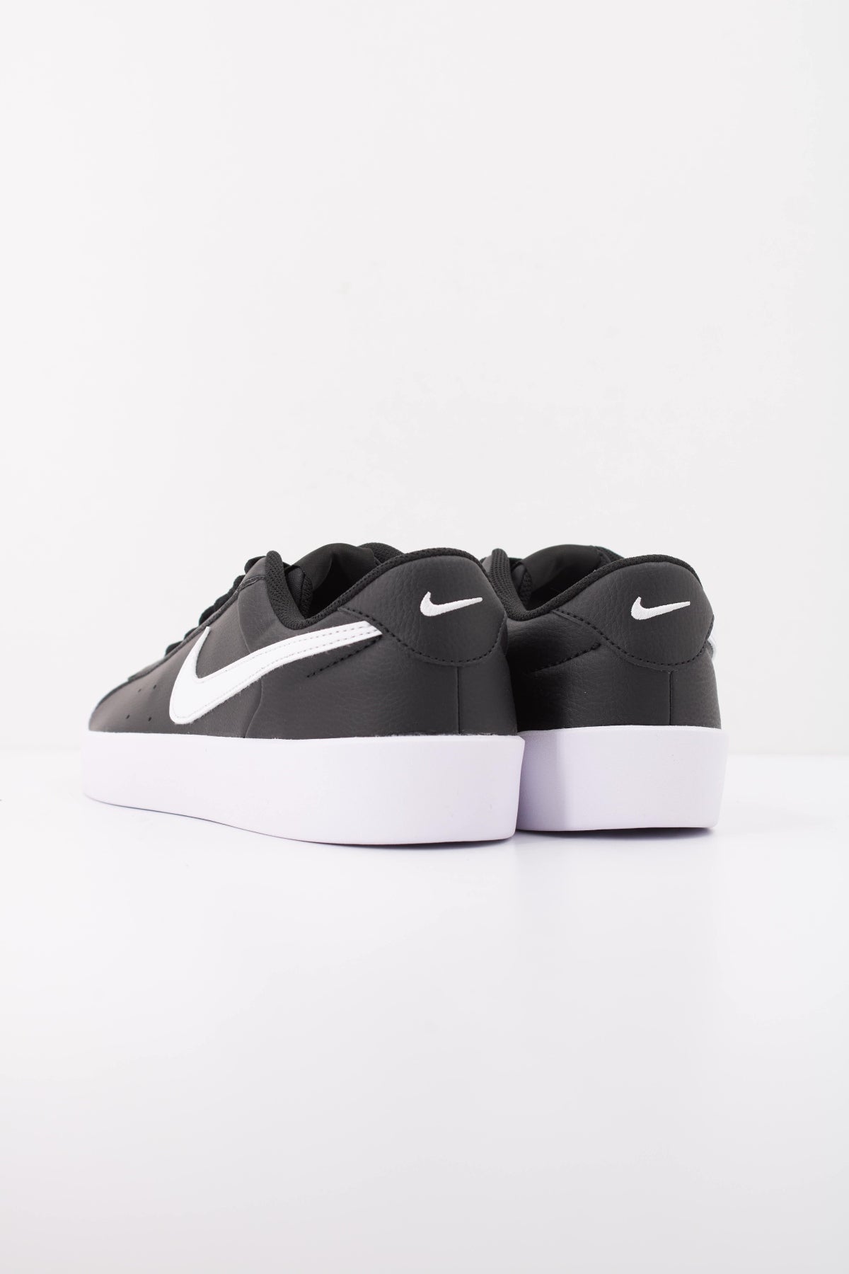 NIKE COURT HERITAGE SL IQ9750-004 en color NEGRO (4)