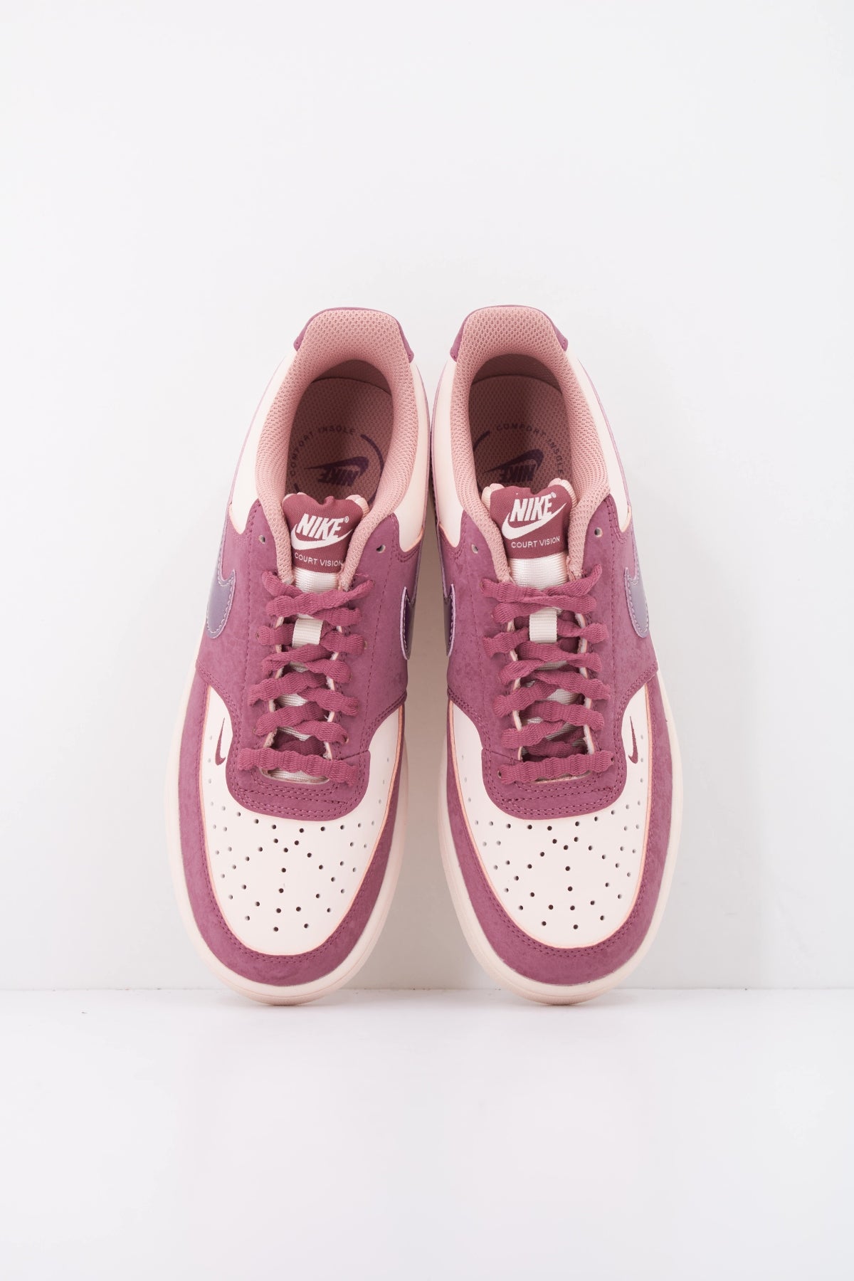 NIKE W NIKE COURT VISION LO LX en color BURDEOS (3)
