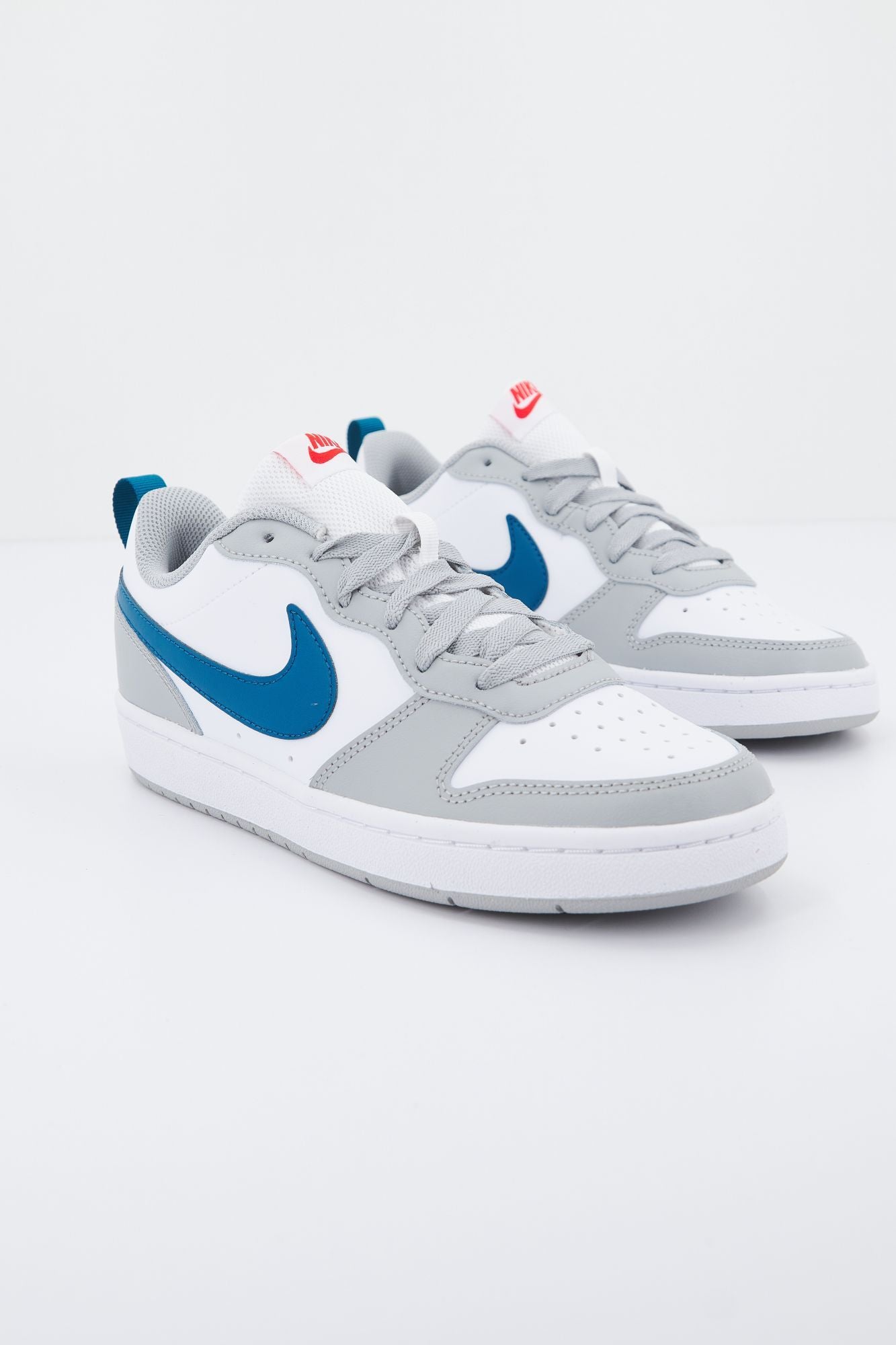 NIKE COURT BOROUGH LOW 2 en color BLANCO (1)
