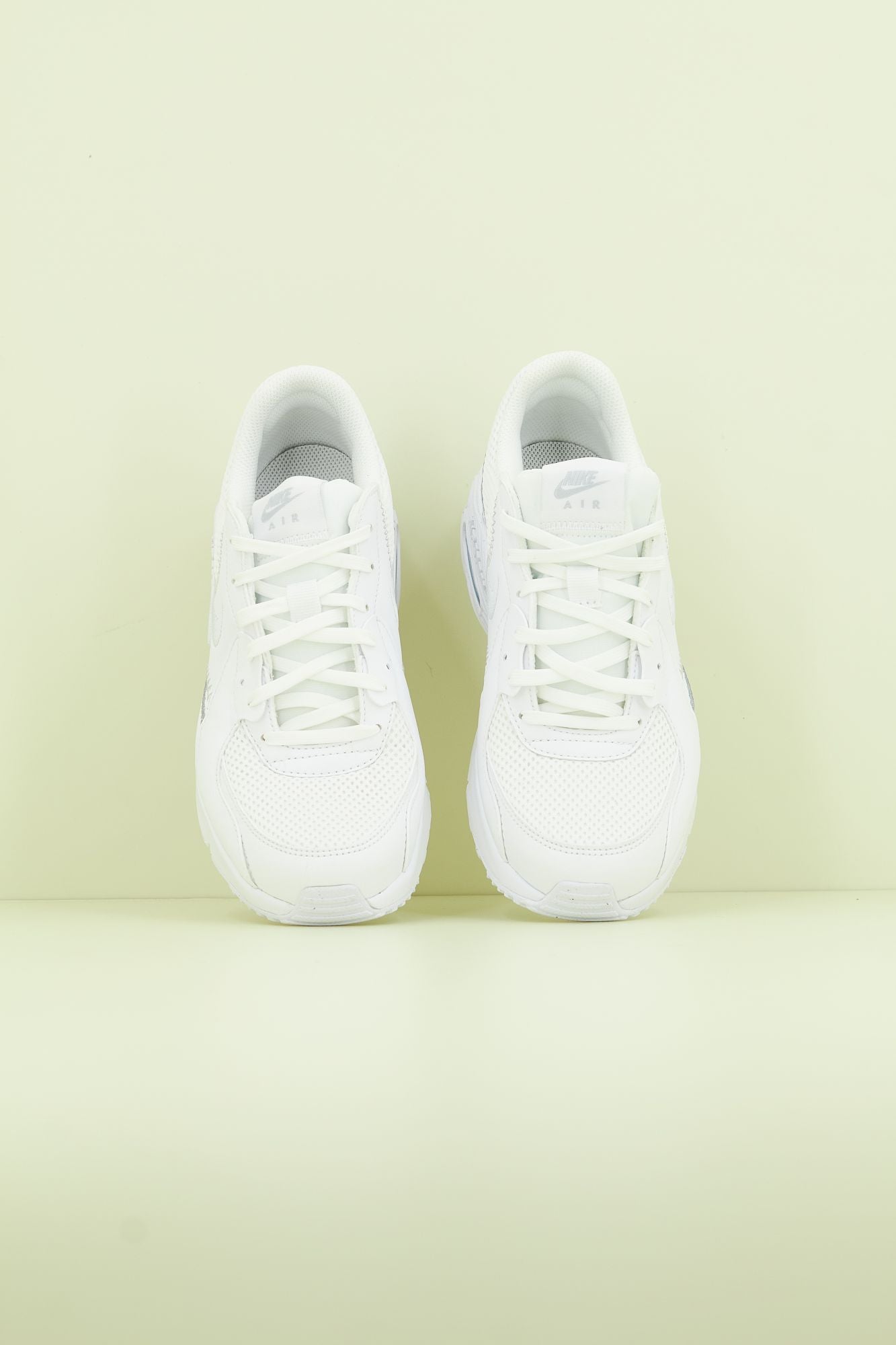 NIKE AIR MAX EXCEE en color BLANCO (2)