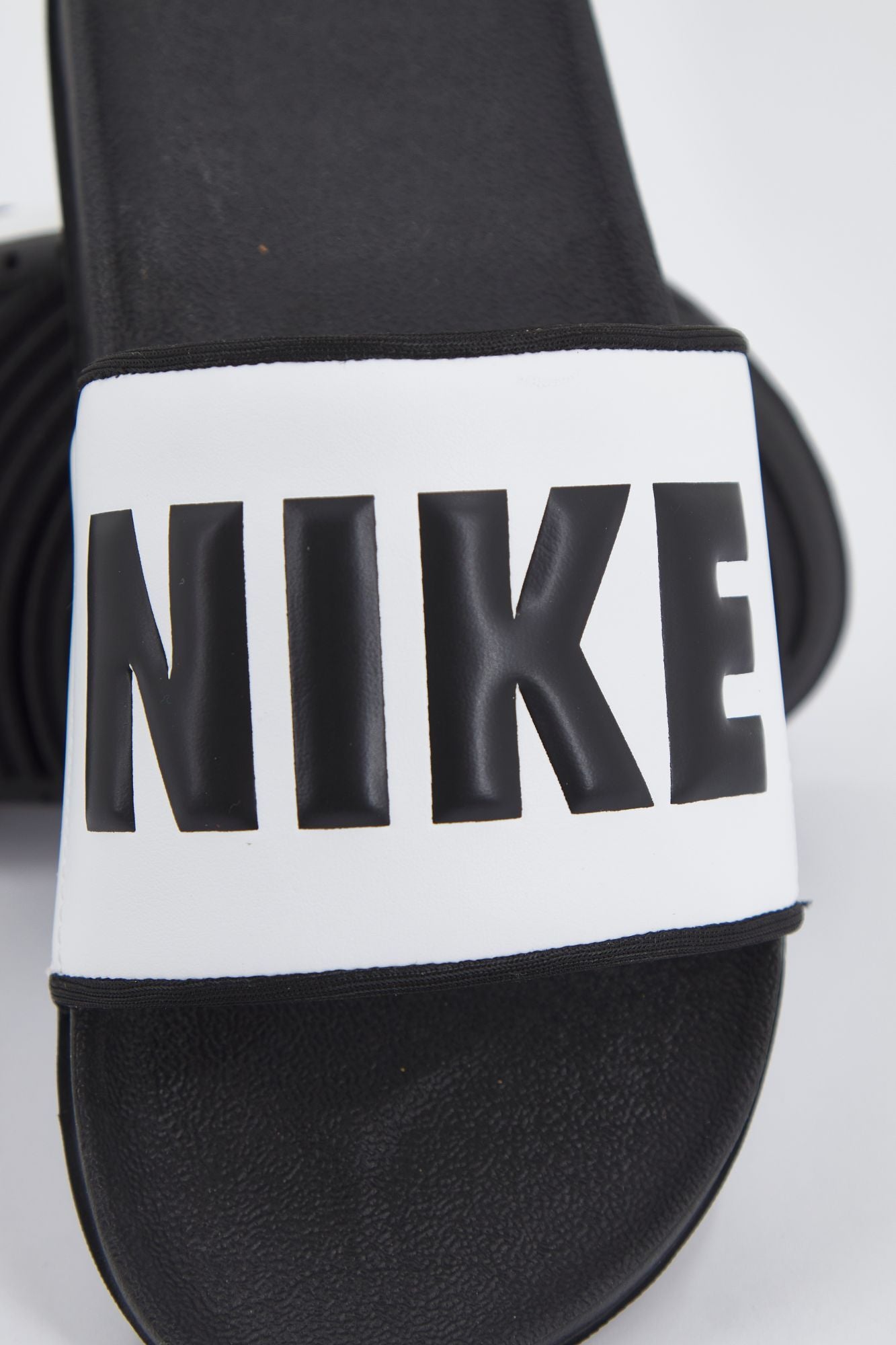 NIKE OFFCOURT WOMEN'S en color BLANCO (4)