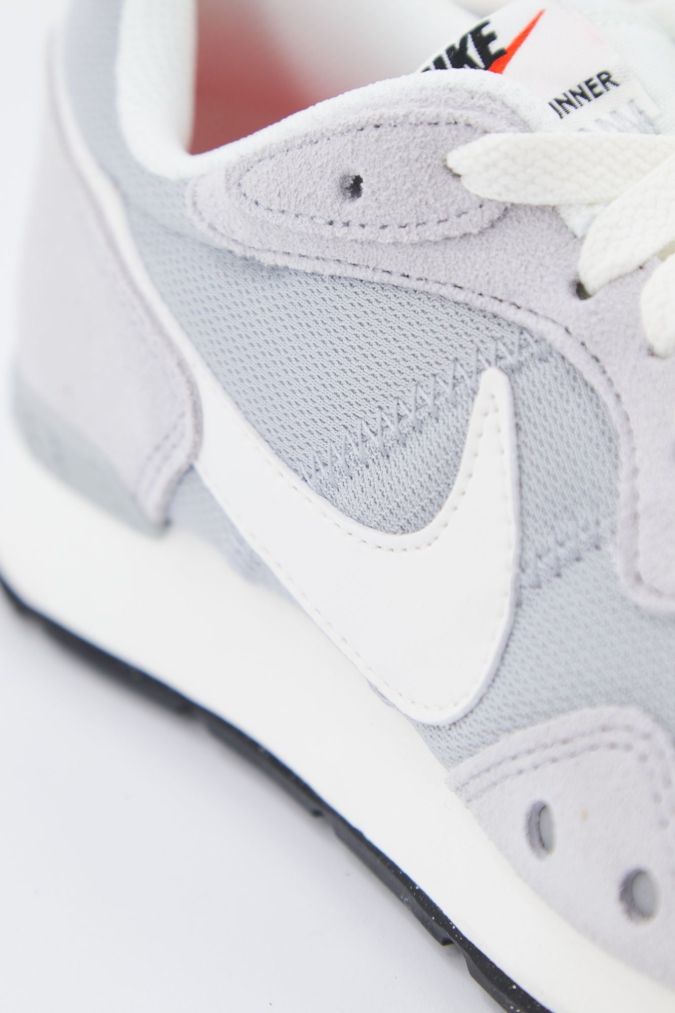 NIKE VENTURE RUNNER en color GRIS (4)