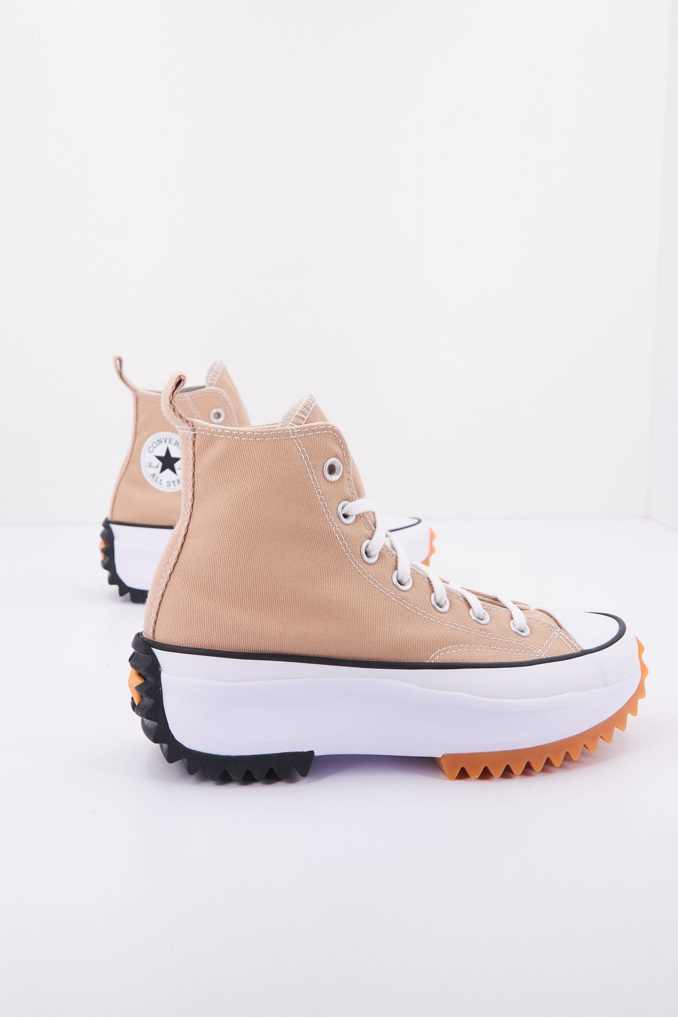 CONVERSE RUN STAR HIKE RECYCLED POLY en color MARRON CLARO (2)