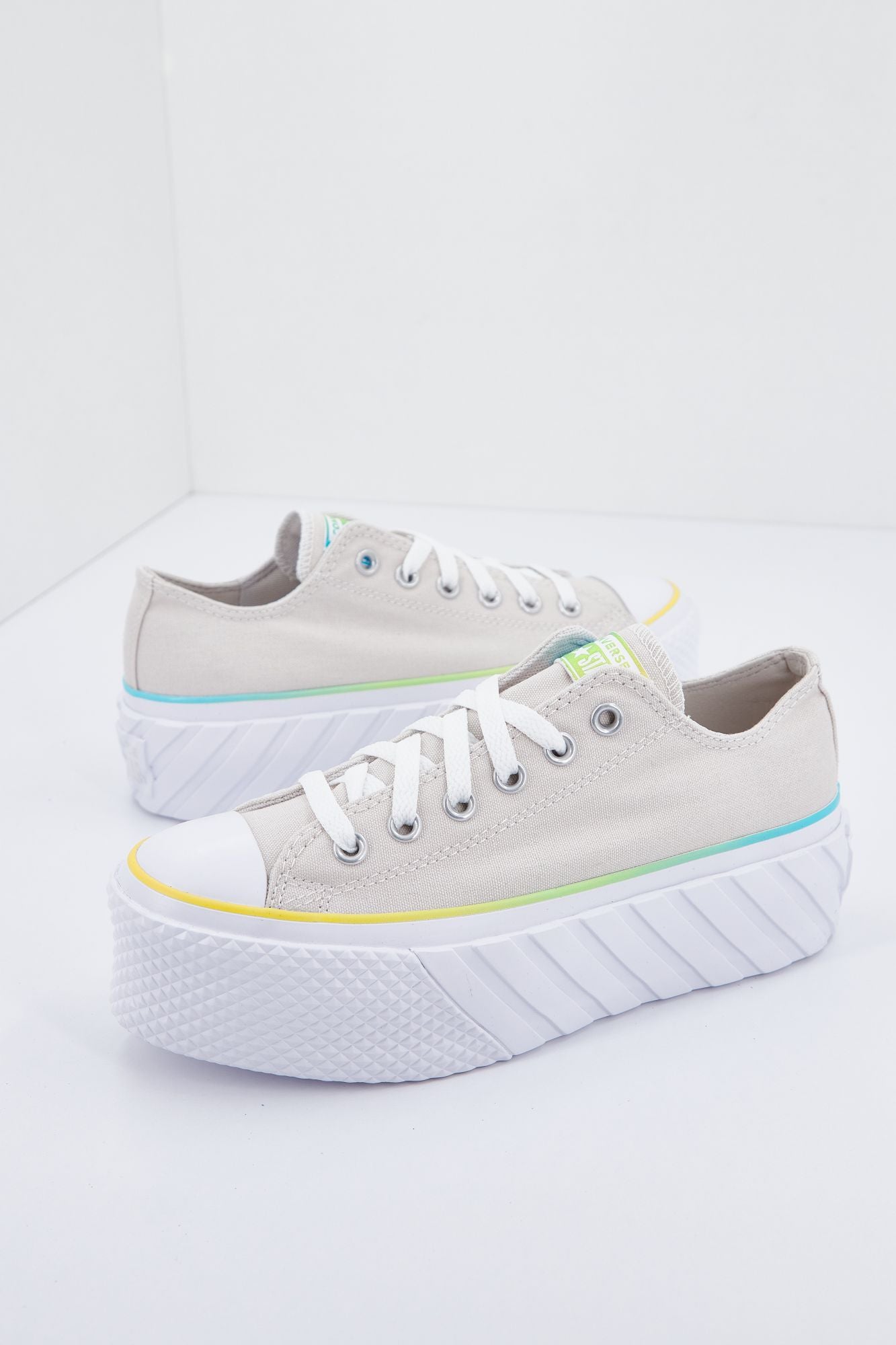 CONVERSE CHUCK TAYLOR ALL STAR 2X LI en color BEIS (1)