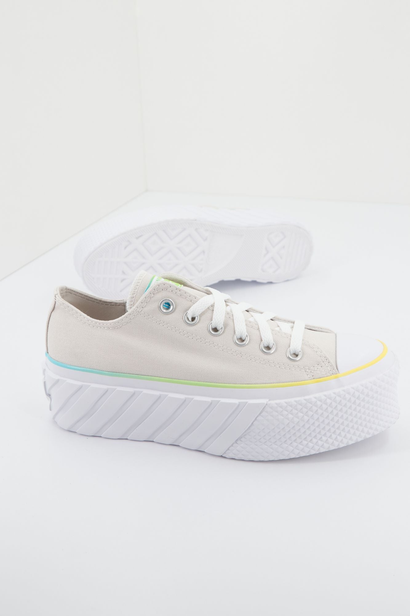 CONVERSE CHUCK TAYLOR ALL STAR 2X LI en color BEIS (2)