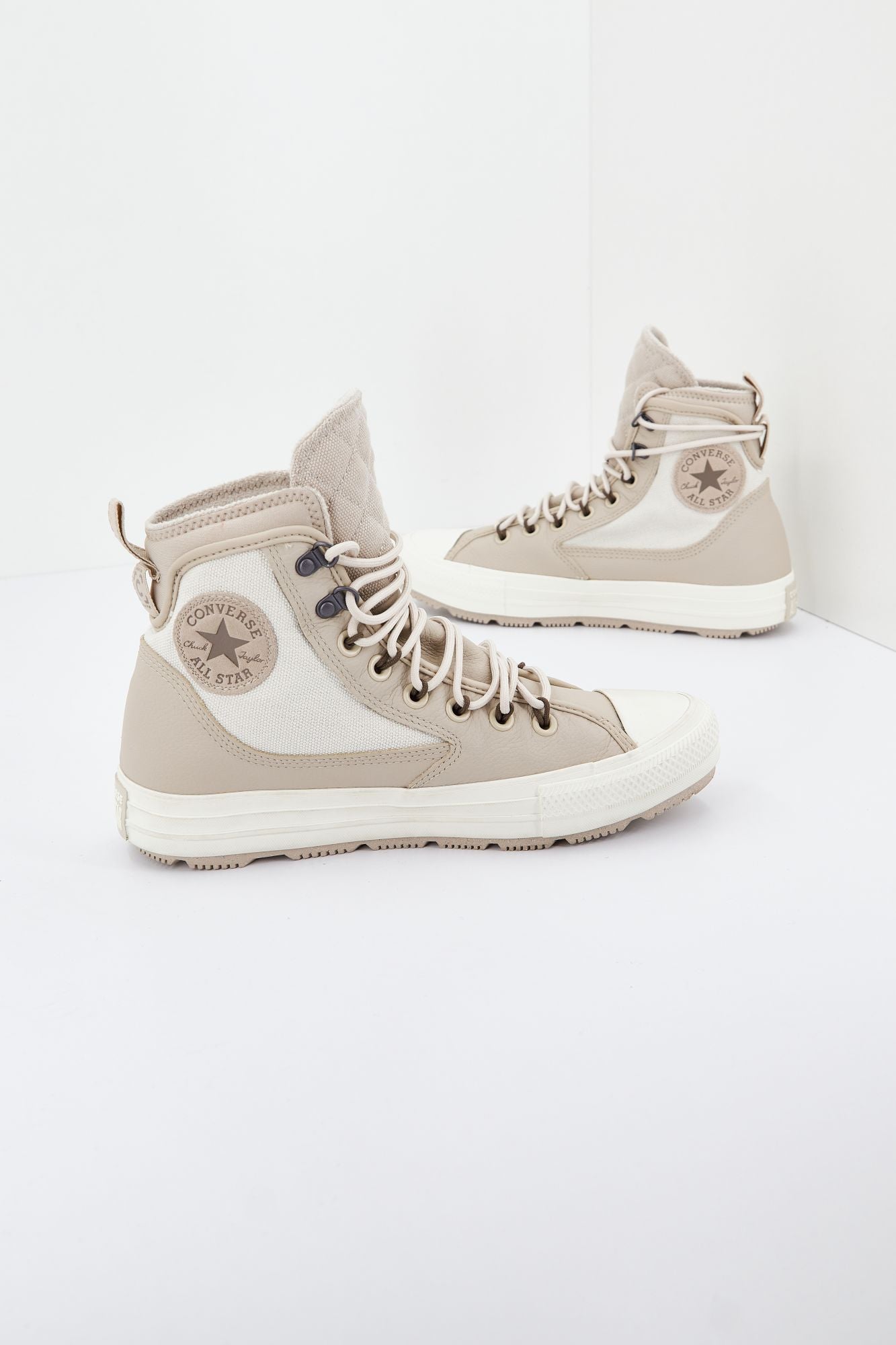 CONVERSE CHUCK TAYLOR ALL STAR TERRAIN HI en color BEIS (1)