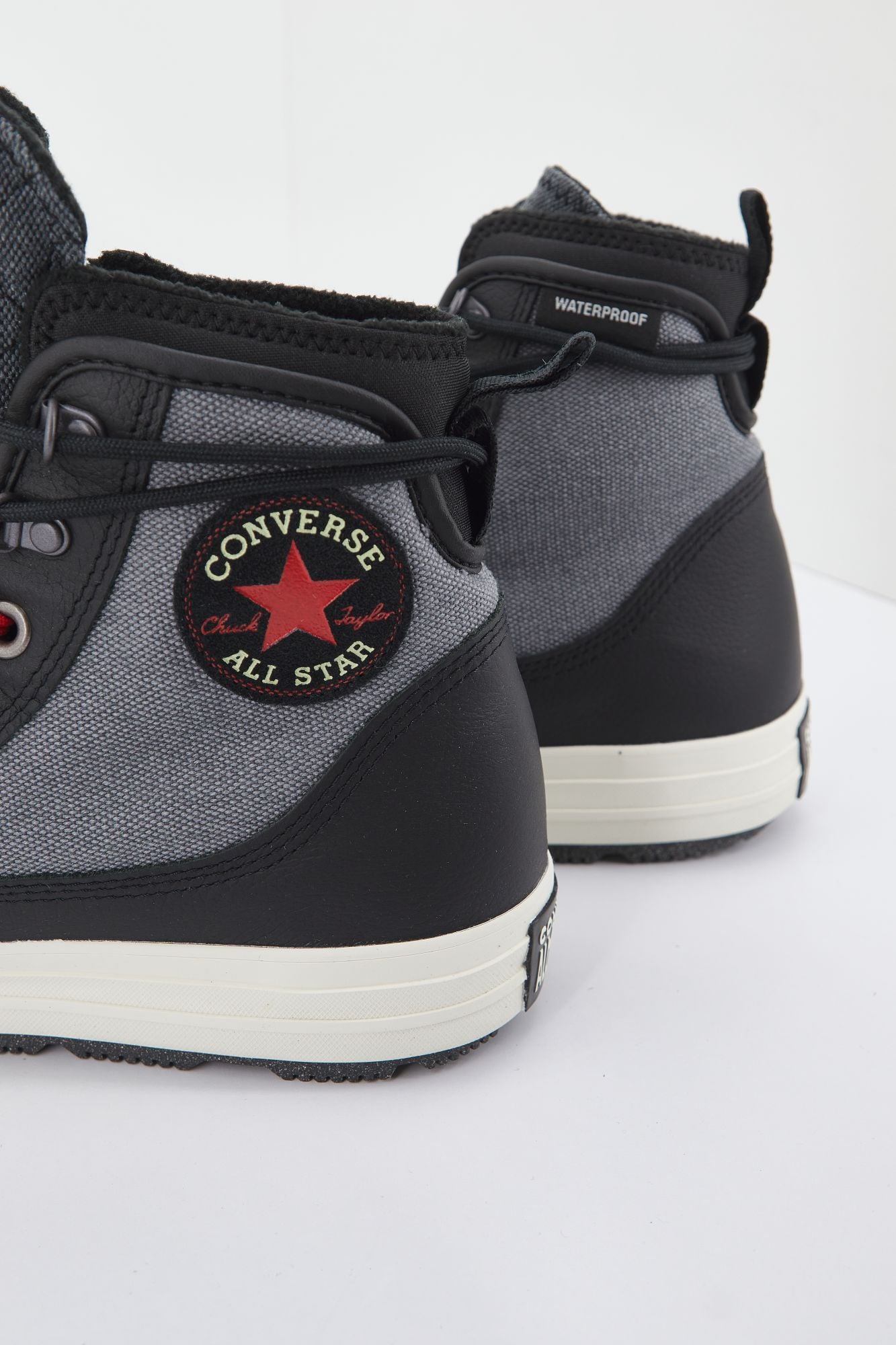 CONVERSE TERRAIN HI en color NEGRO (3)