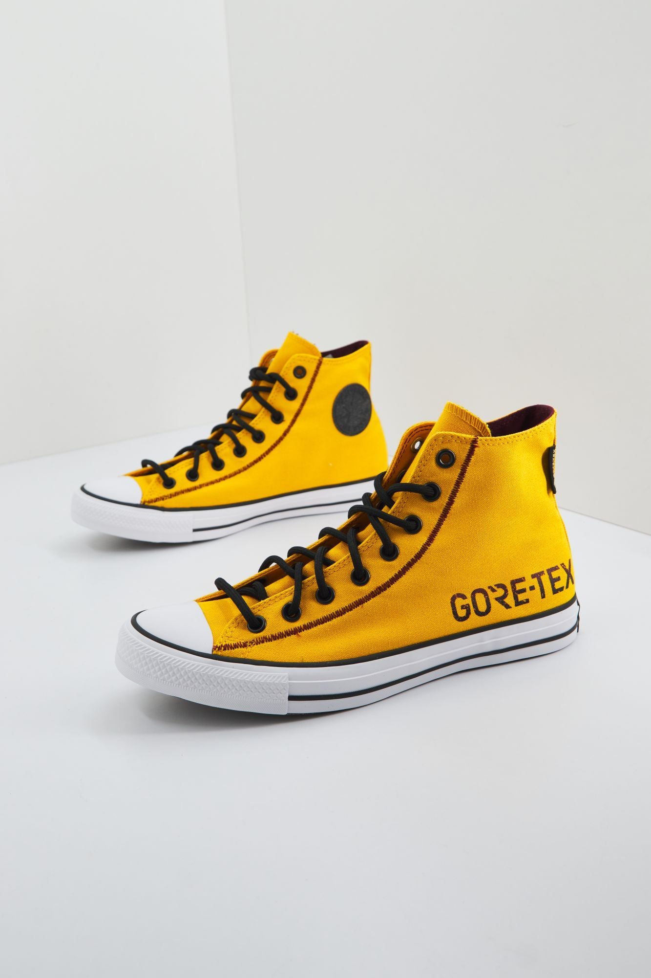 CONVERSE CHUCK TAYLOR ALL STAR GORE-TEX en color AMARILLO (1)