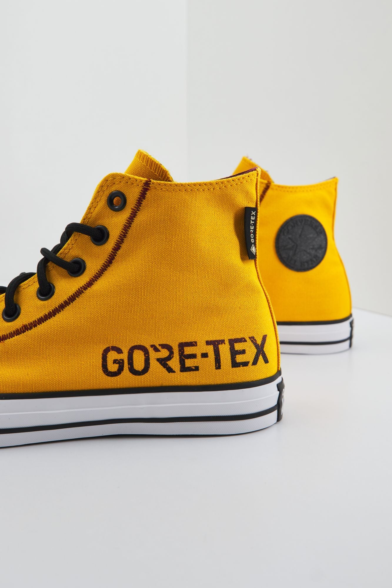 CONVERSE CHUCK TAYLOR ALL STAR GORE-TEX en color AMARILLO (2)