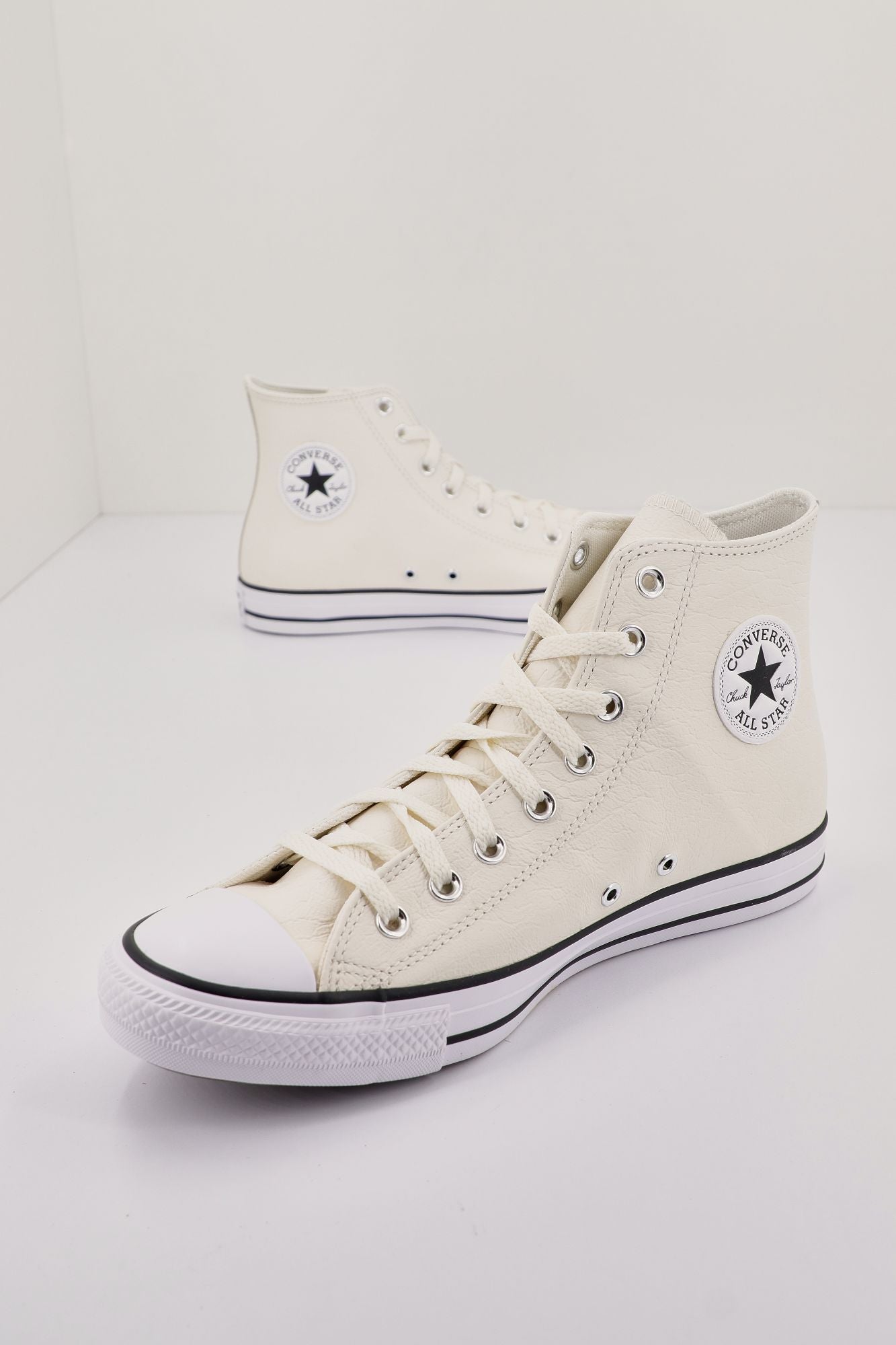 CONVERSE CHUCK TAYLOR ALL STAR HI en color BLANCO (1)