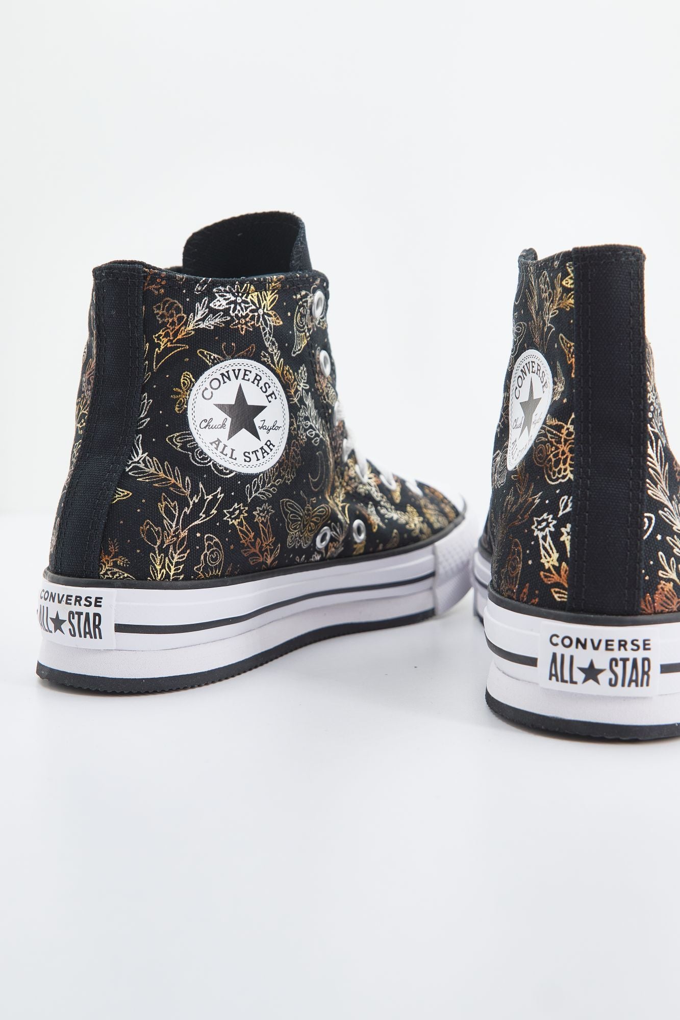 CONVERSE CHUCK TAYLOR ALL STAR LIFT HI en color NEGRO (4)