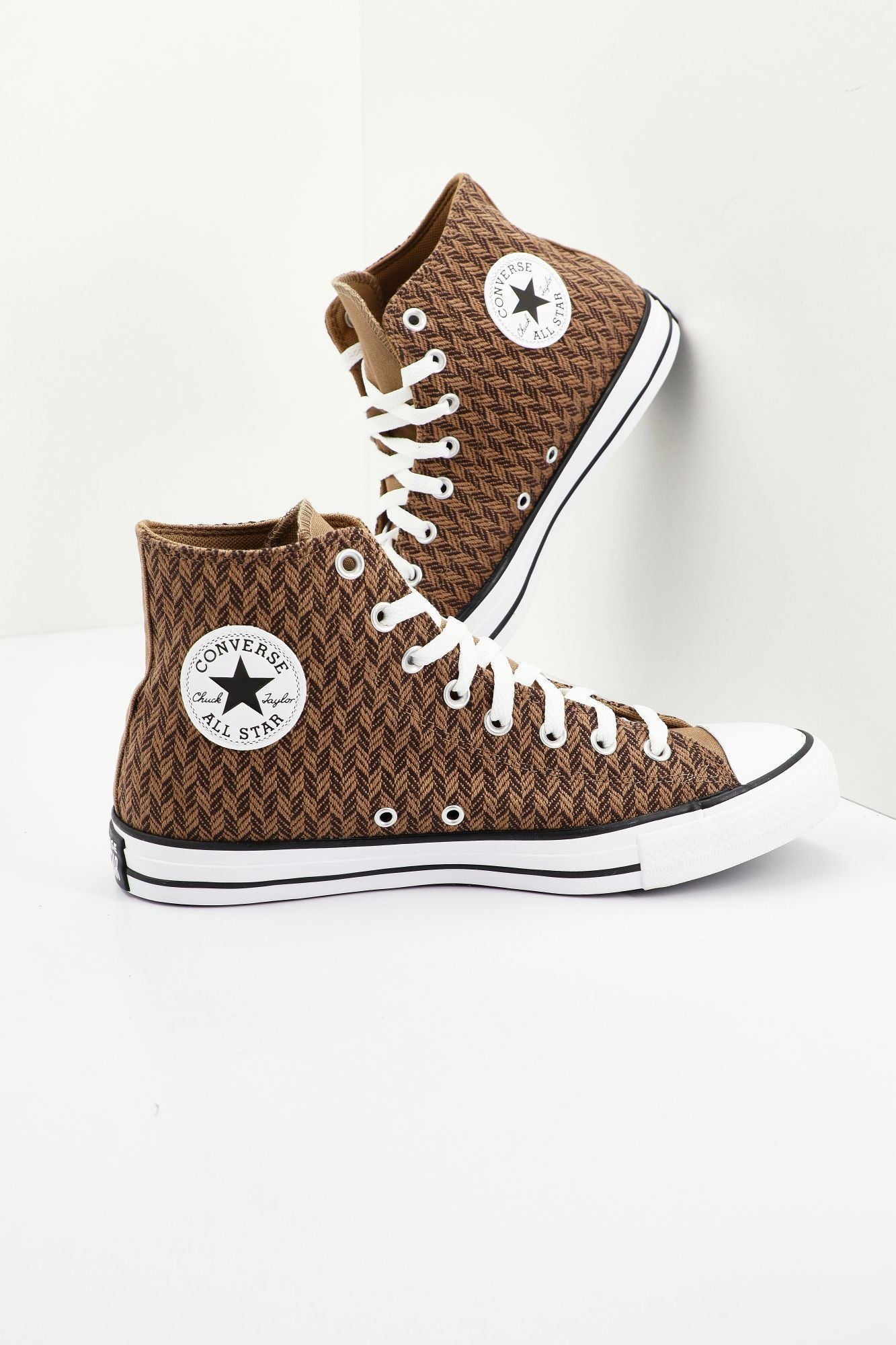 CONVERSE CHUCK TAYLOR ALL STAR HERRINGBON en color MARRON (1)