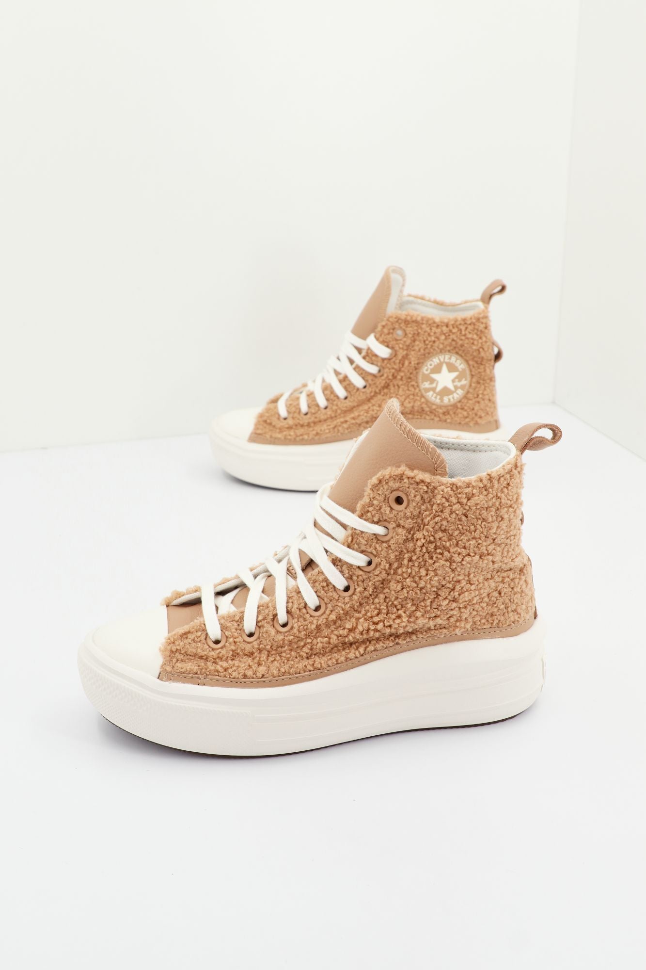 CONVERSE CHUCK TAYLOR ALL STAR MOVE PLATFORM SHERPA en color MARRON (2)