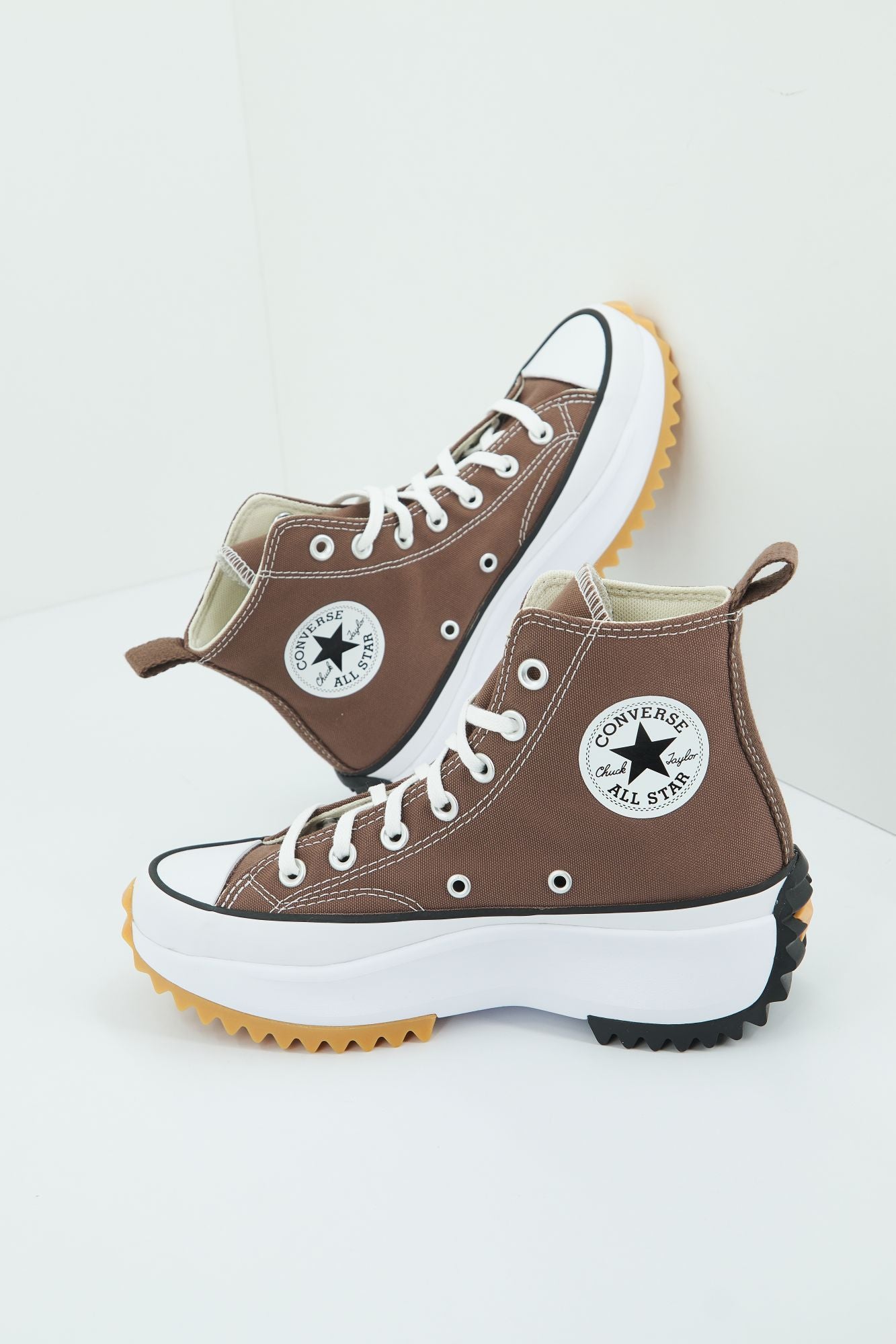 CONVERSE RUN STAR HIKE HI en color MARRON (1)