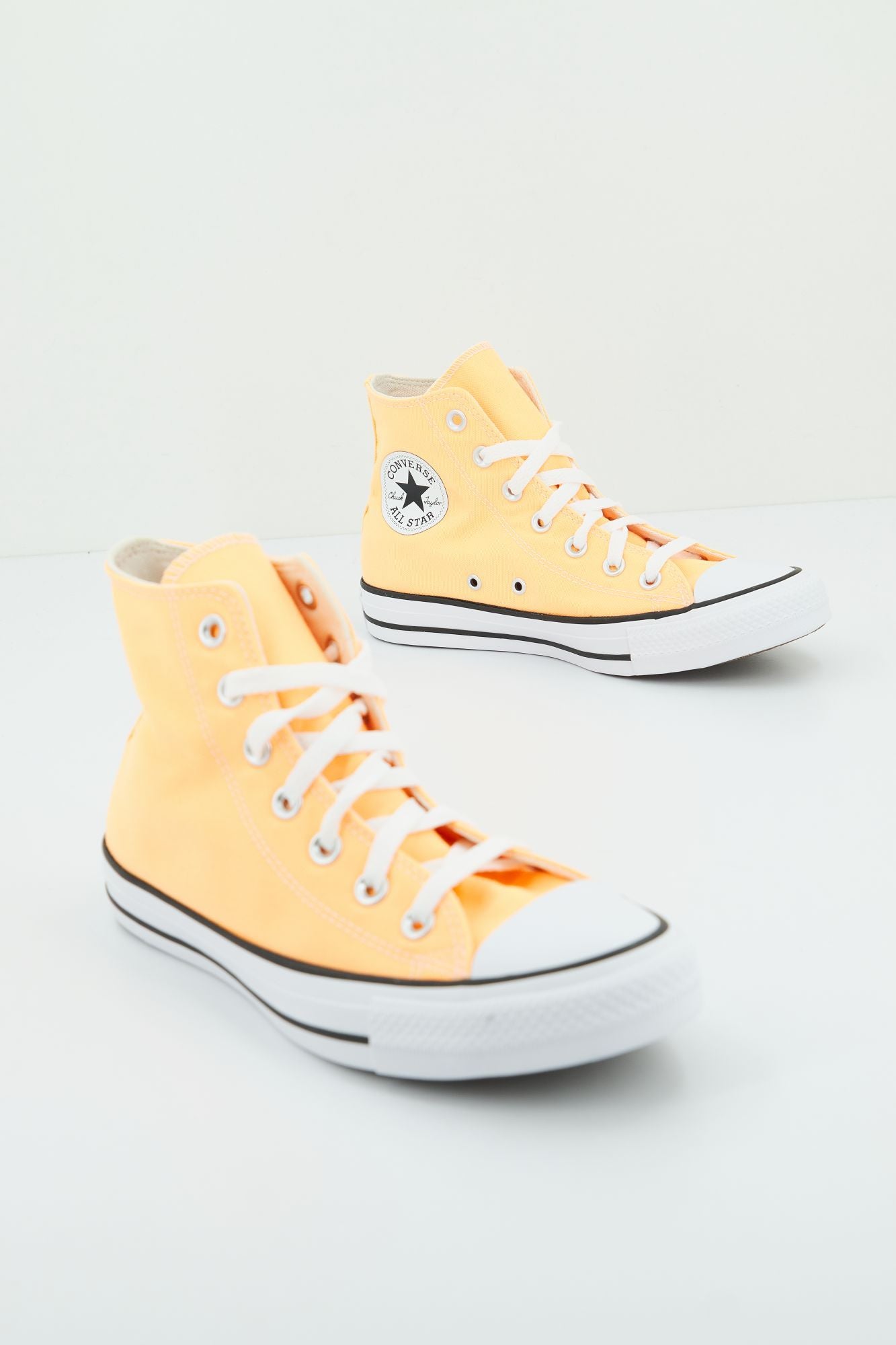 CONVERSE CHUCK TAYLOR ALL STAR HI en color NARANJA (2)