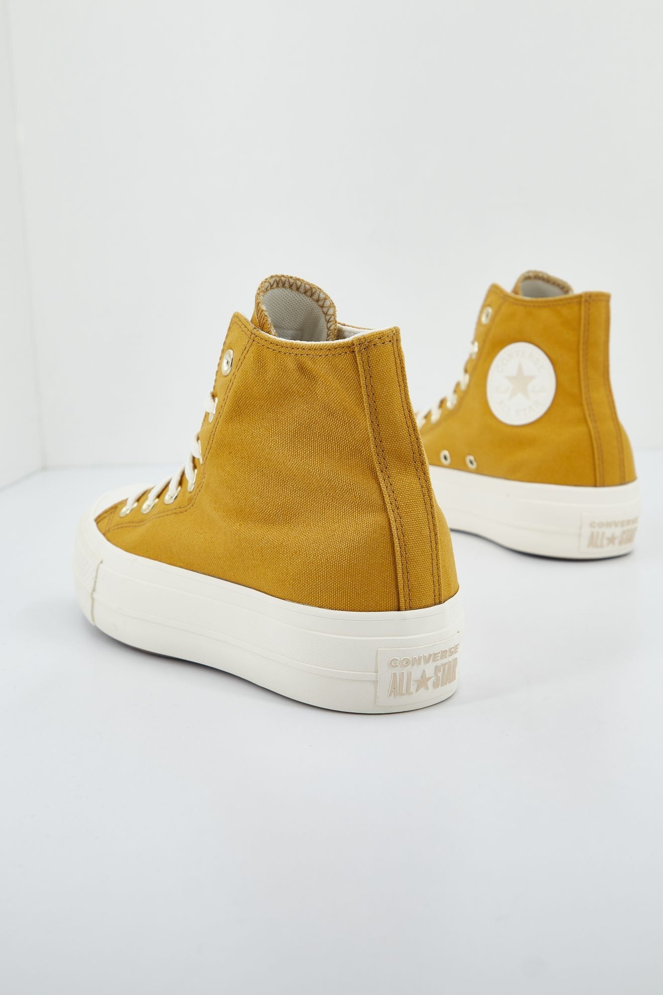 CONVERSE CHUCK TAYLOR ALL STAR LIFT HI en color MARRON (2)
