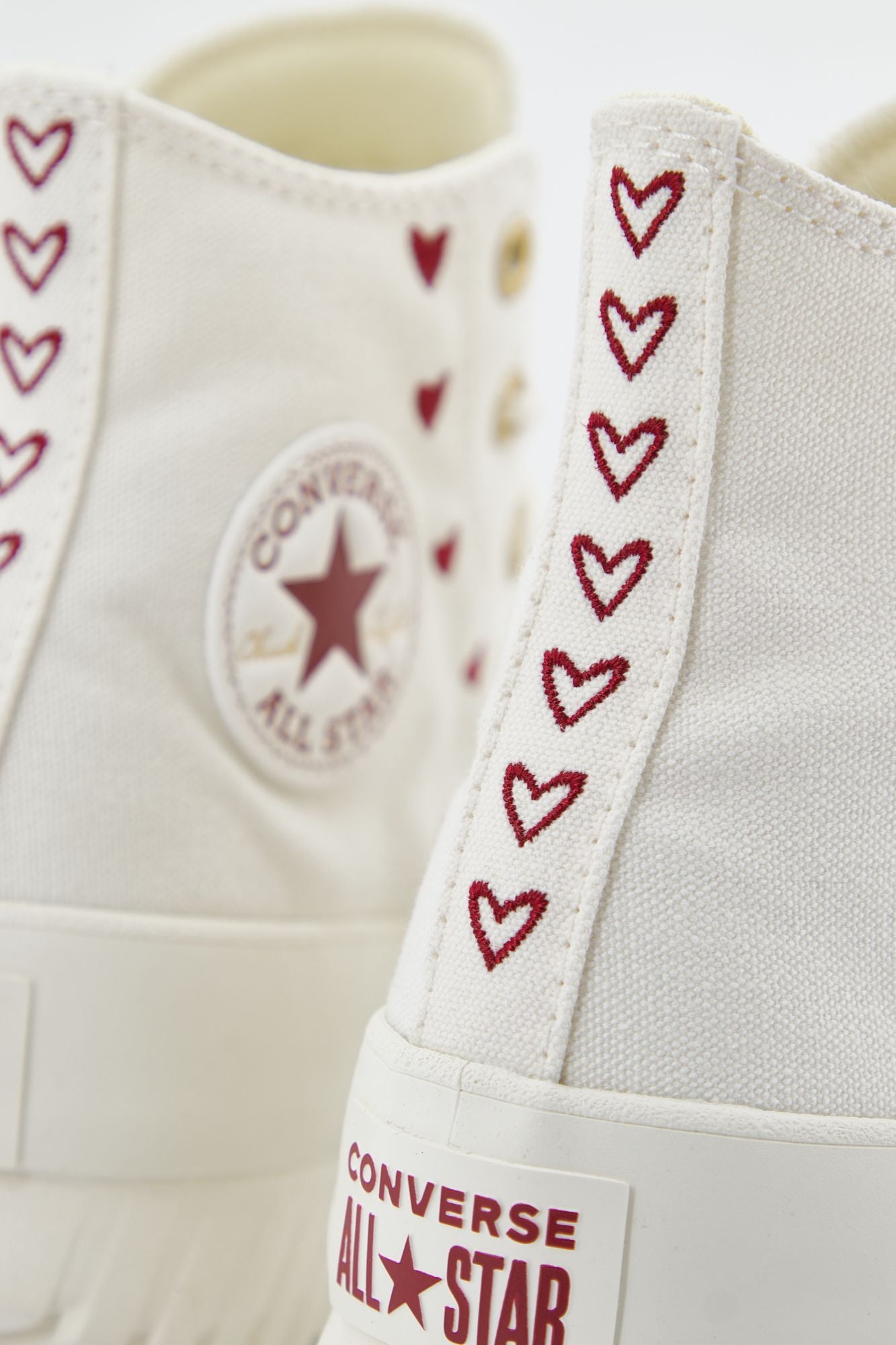 CONVERSE CHUCK TAYLOR ALL STAR LUGGED 2.0 PLATFORM HEARTS en color BLANCO (4)