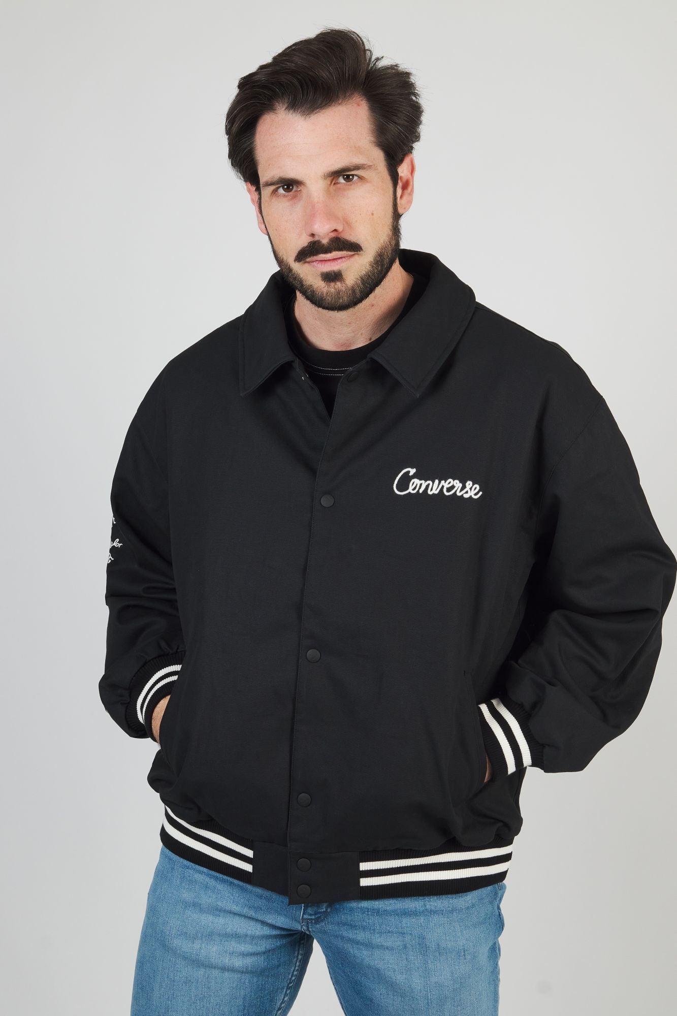 CONVERSE VARSITY PADDED BOMBER en color NEGRO (1)