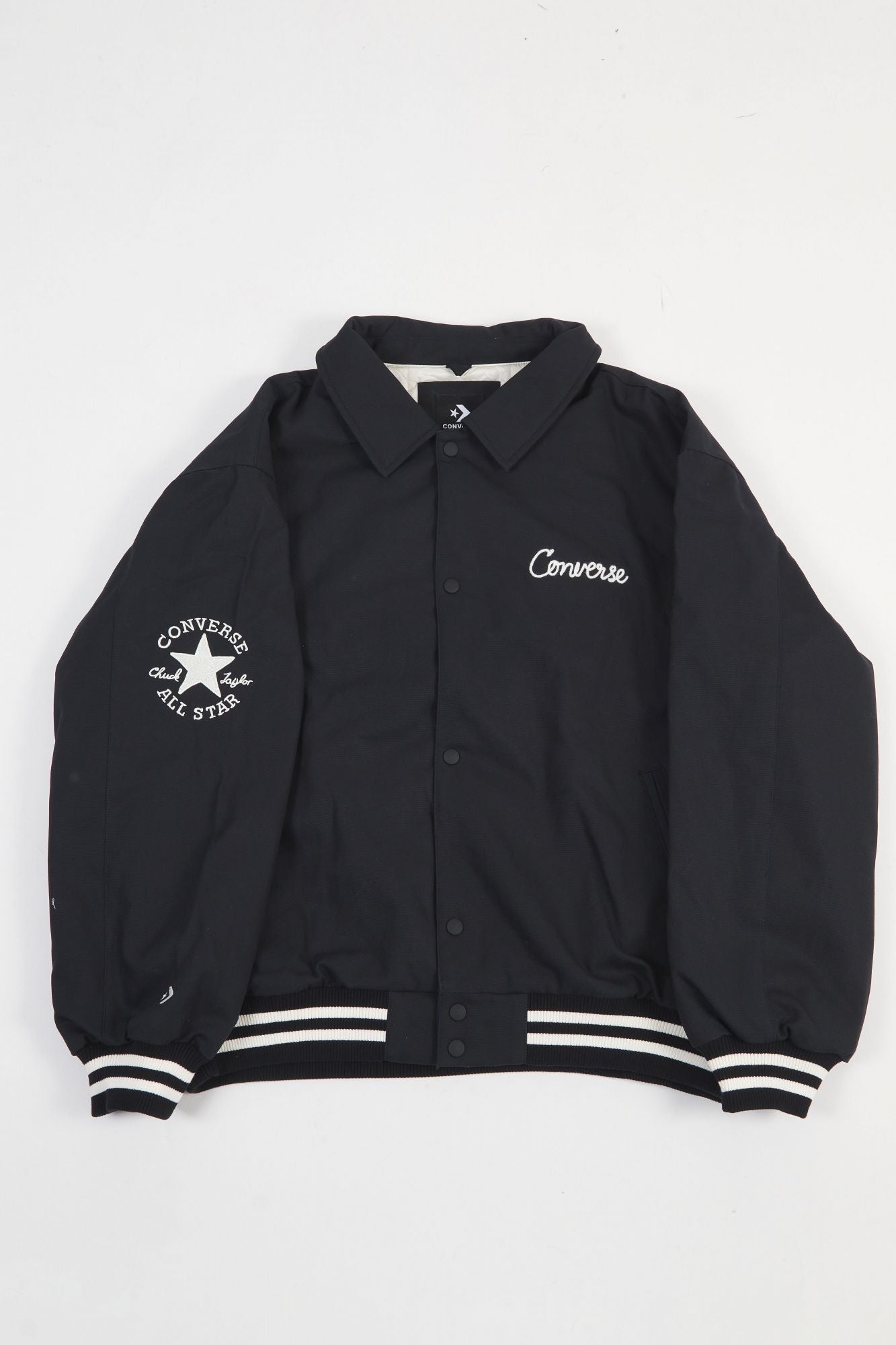 CONVERSE VARSITY PADDED BOMBER en color NEGRO (2)