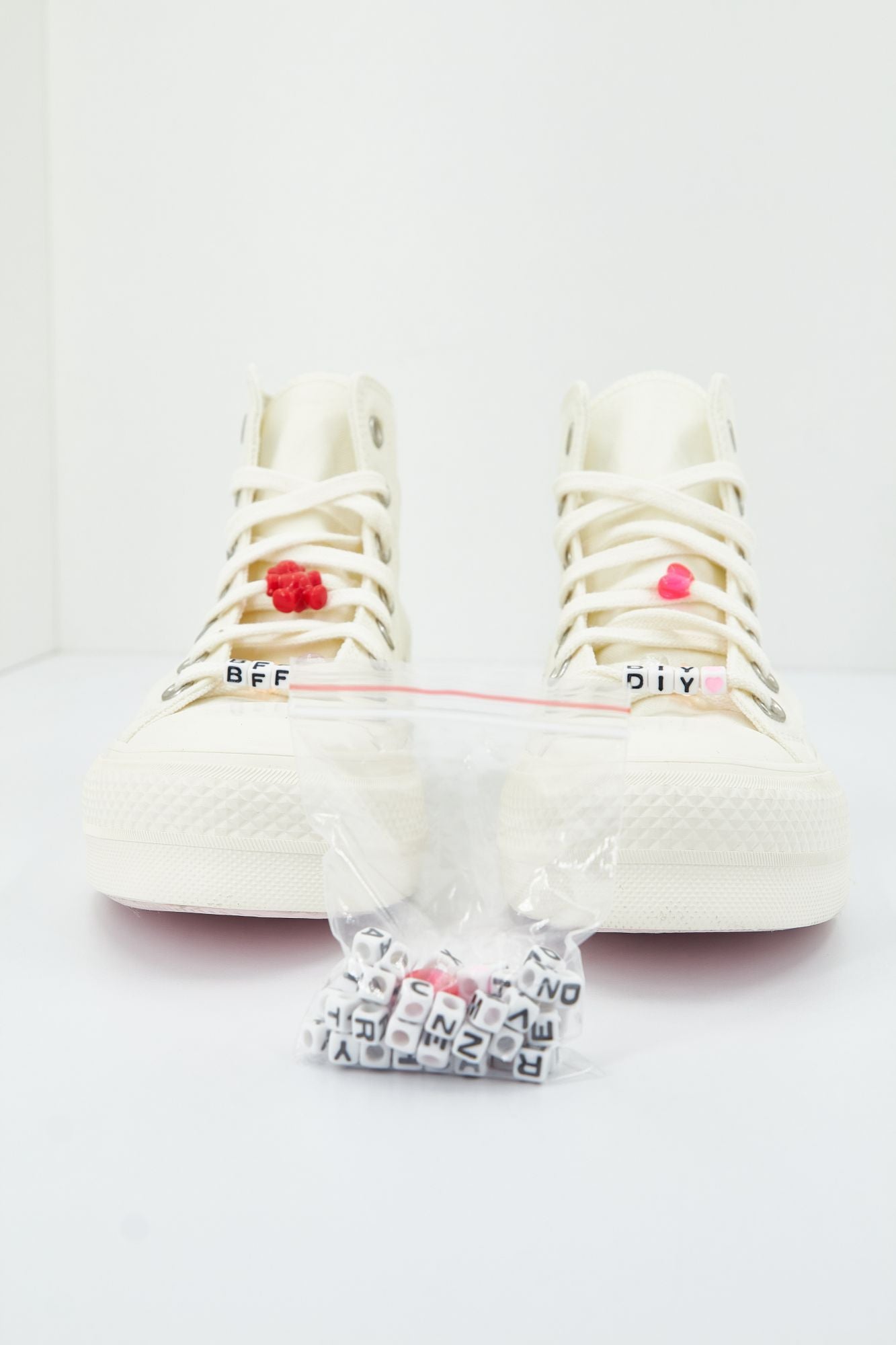 CONVERSE CHUCK TAYLOR ALL STAR LIFT HI en color BLANCO (2)