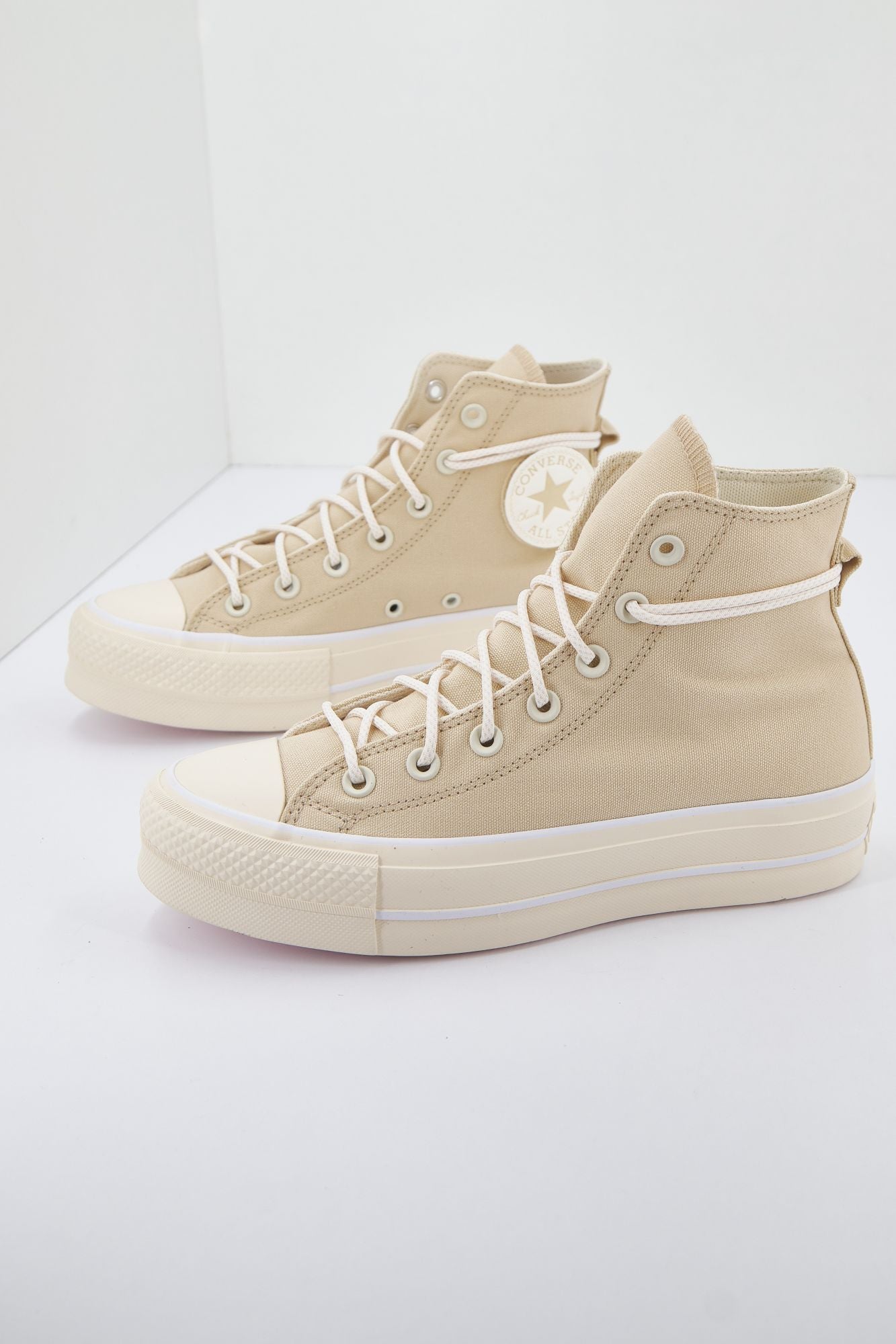 CONVERSE CHUCK TAYLOR ALL STAR LIFT HI en color BEIS (1)