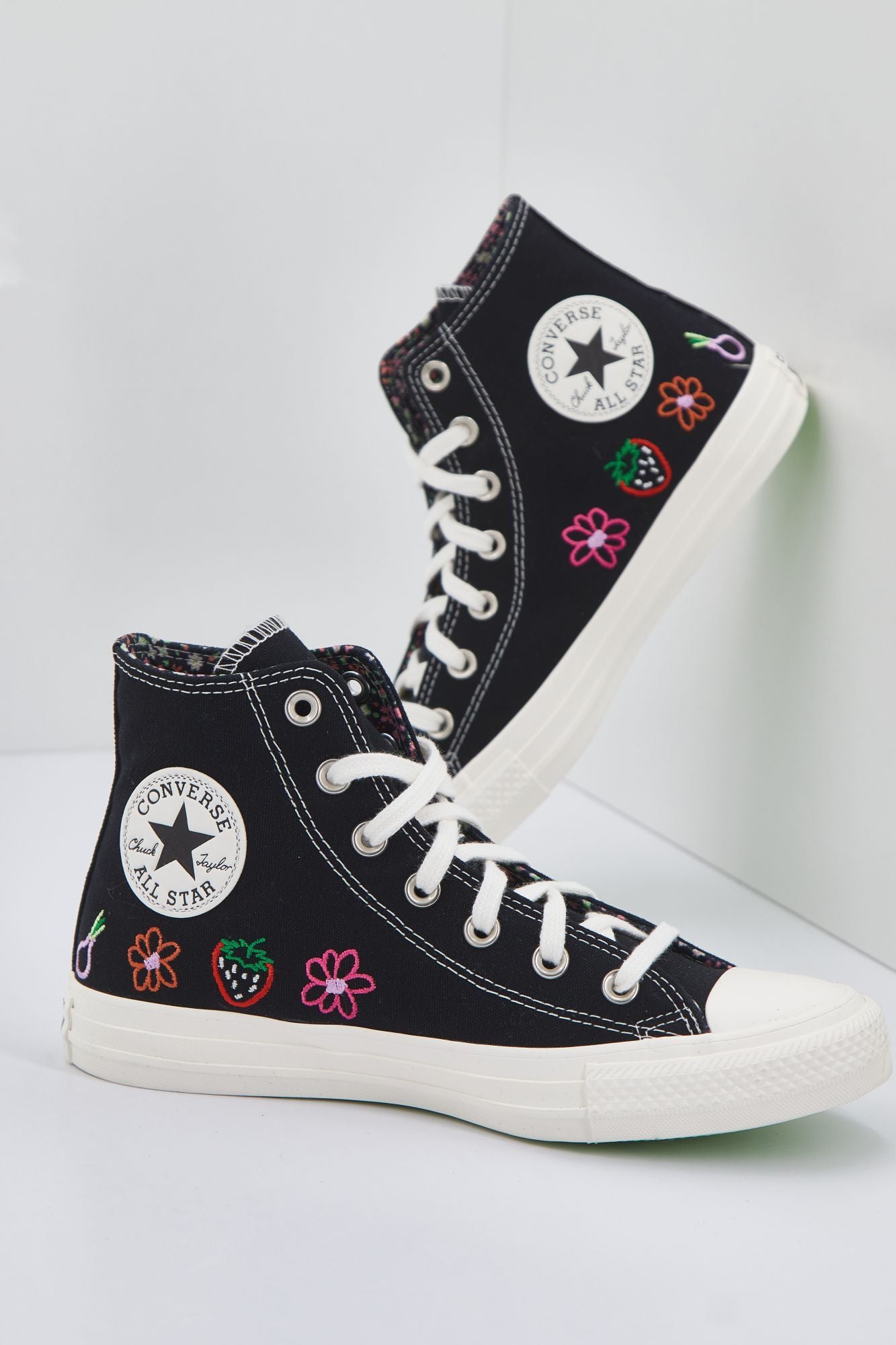 CONVERSE CHUCK TAYLOR ALL STAR HI en color NEGRO (1)