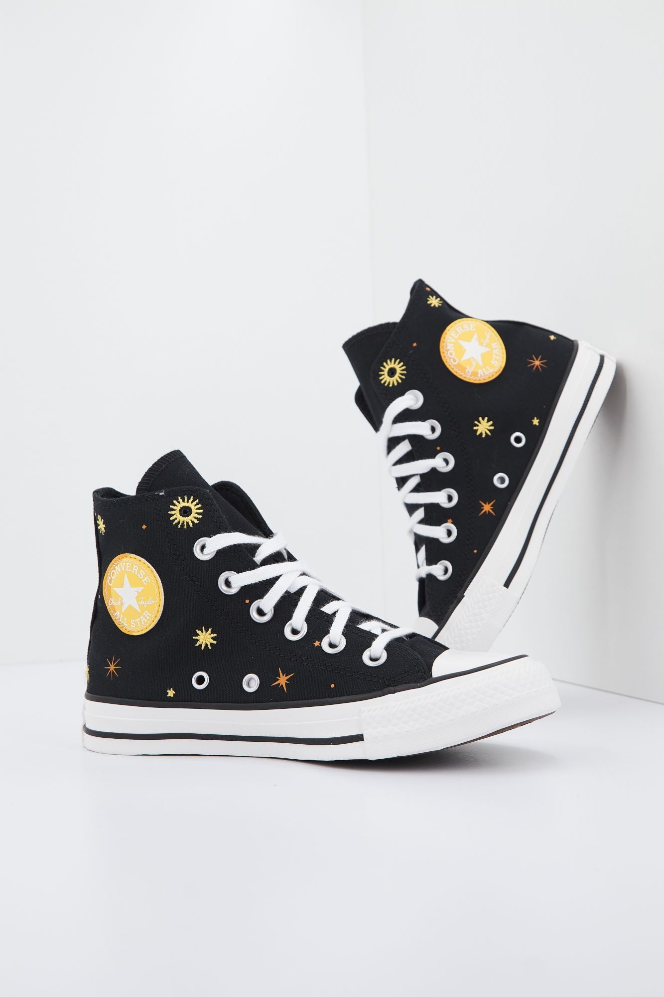 CONVERSE CHUCK TAYLOR ALL STAR LIFT HI en color NEGRO (1)