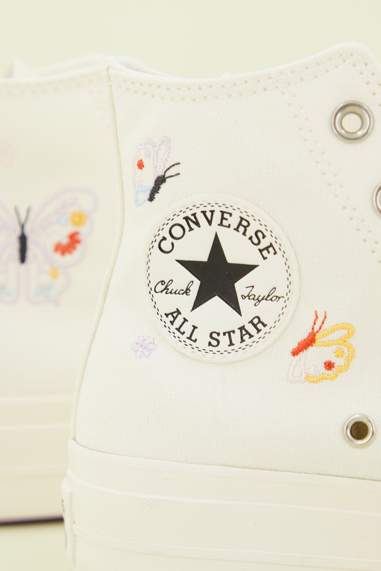 CONVERSE CHUCK TAYLOR ALL STAR LIFT HI en color BLANCO (4)