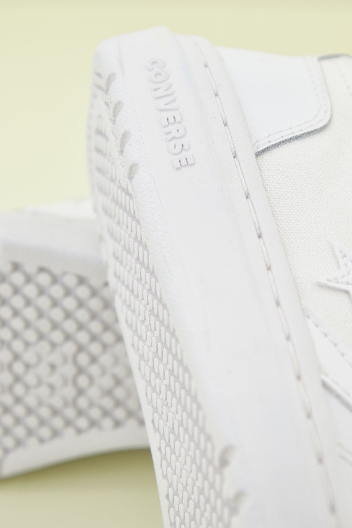 CONVERSE PRO BLAZE V2 MID en color BLANCO (4)