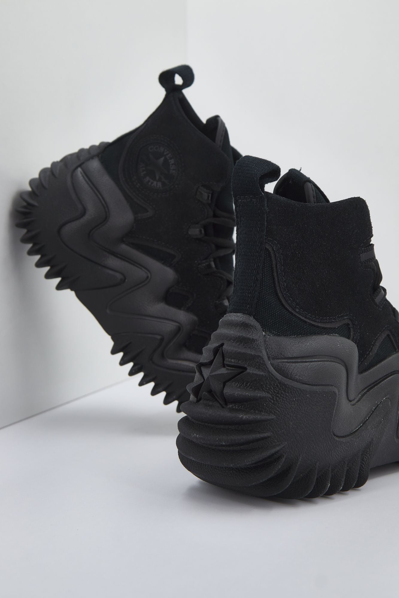 CONVERSE RUN STAR MOTION CX HI en color NEGRO (4)