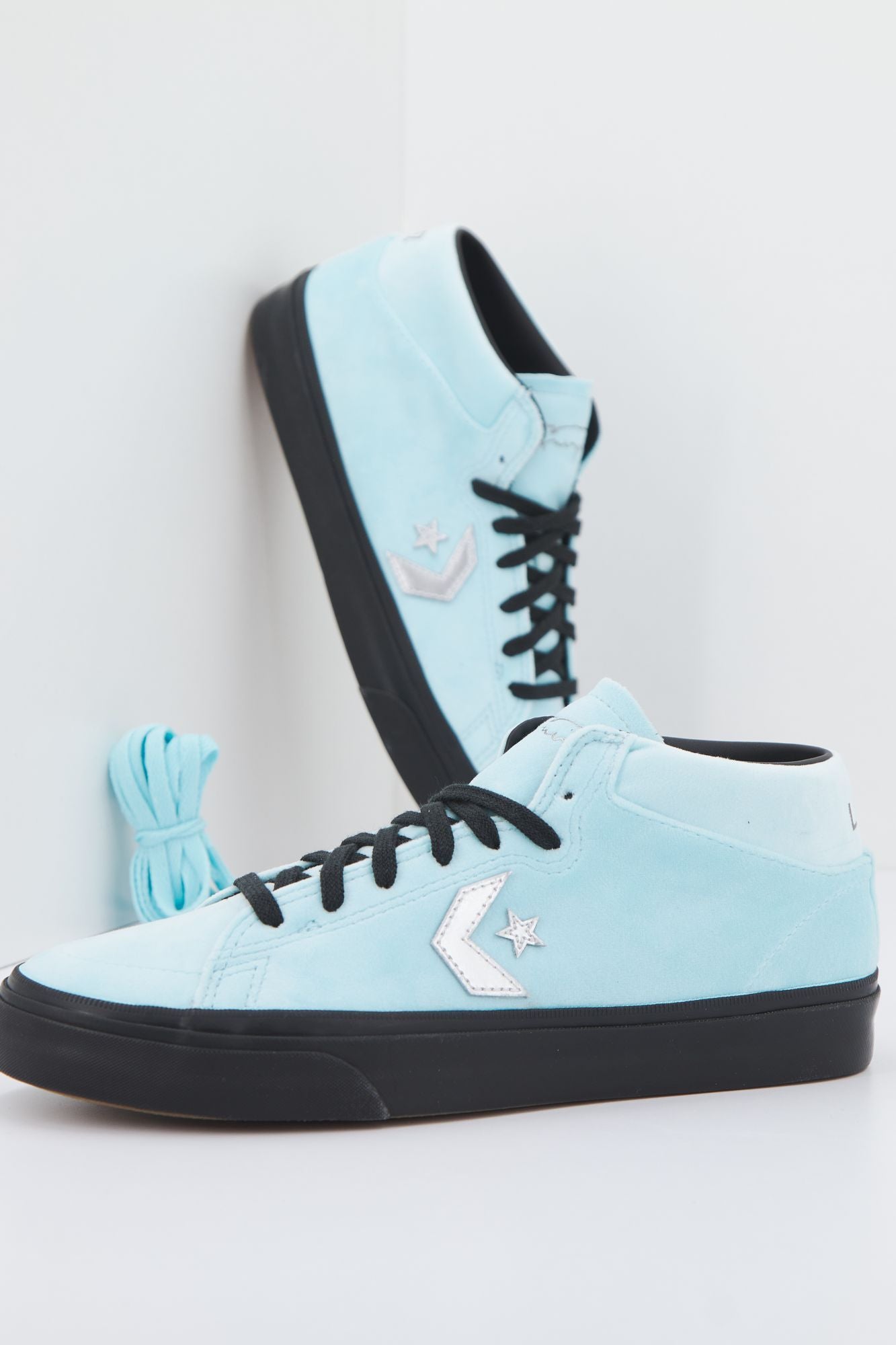 CONVERSE LOUIE LOPEZ PRO MID en color AZUL (1)