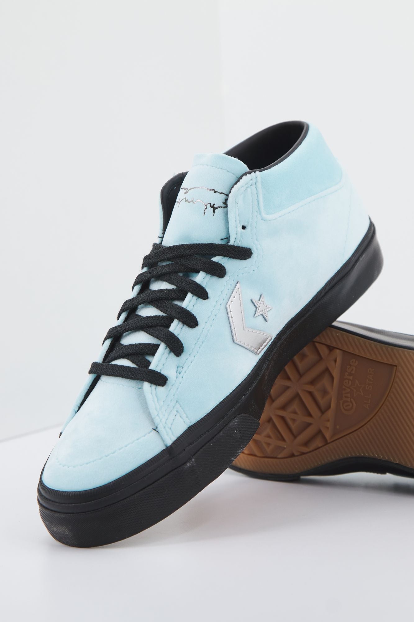 CONVERSE LOUIE LOPEZ PRO MID en color AZUL (2)