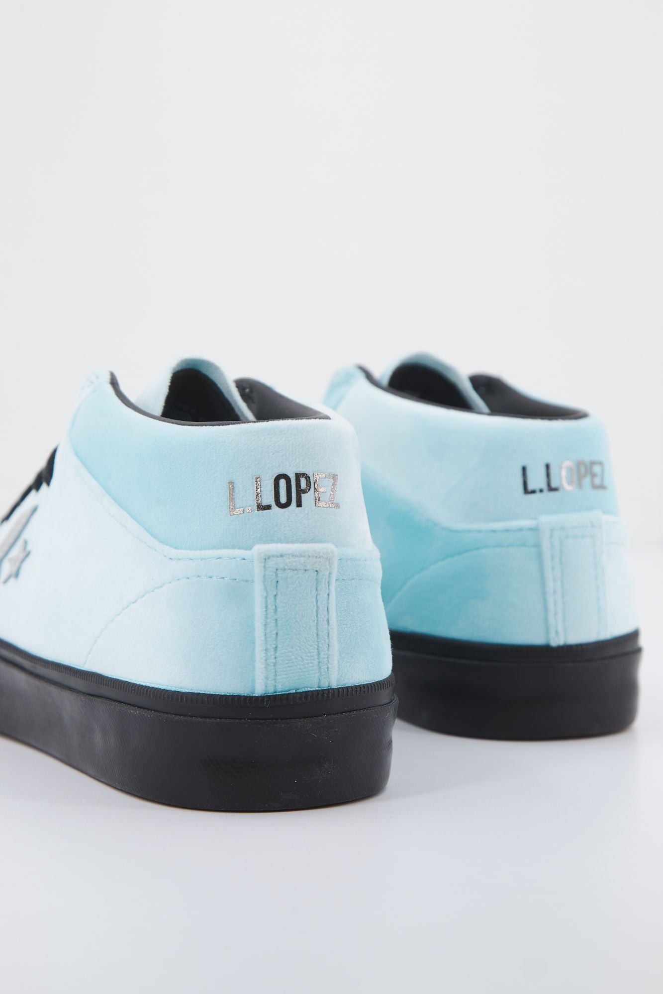 CONVERSE LOUIE LOPEZ PRO MID en color AZUL (3)