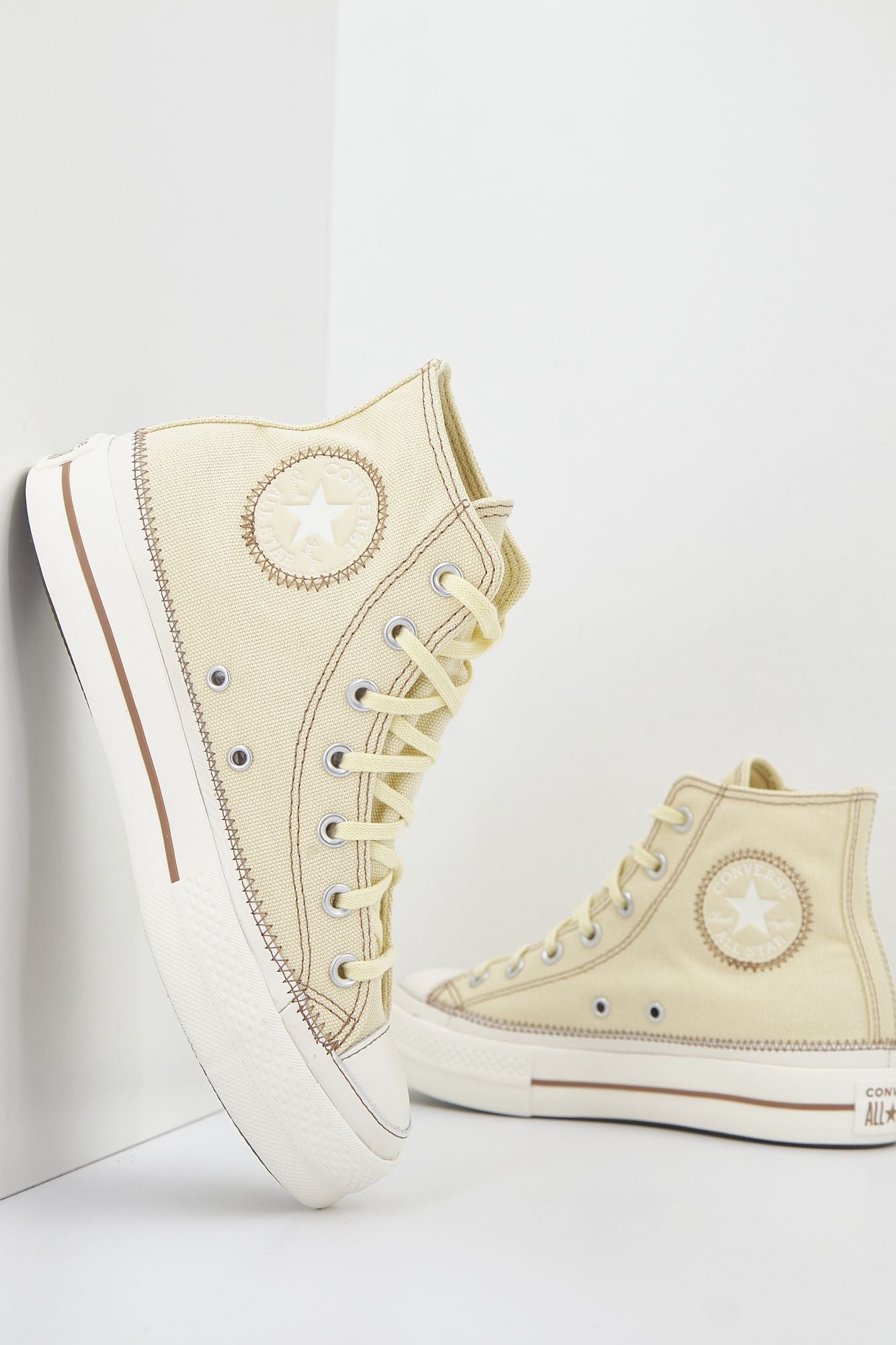CONVERSE CHUCK TAYLOR ALL STAR LIFT PLATFORM CONTRAST STITCHING en color AMARILLO (1)