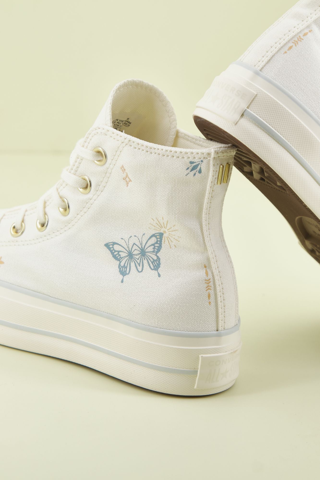 CONVERSE CHUCK TAYLOR ALL STARLIFT HI en color BLANCO (3)