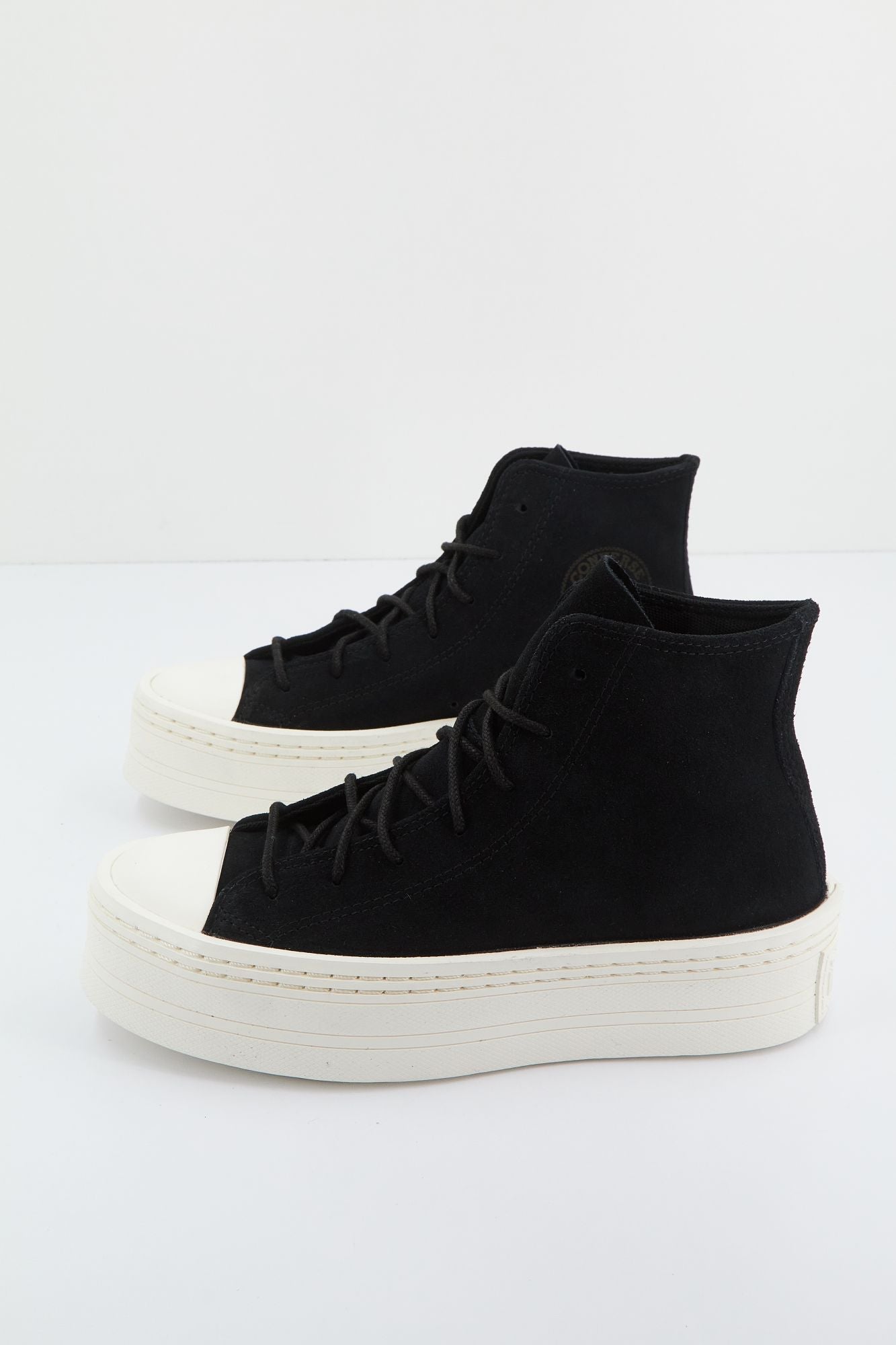 CONVERSE CHUCK TAYLOR ALL STAR MODERN LIFT PLATFORM MONO SUEDE en color NEGRO (3)