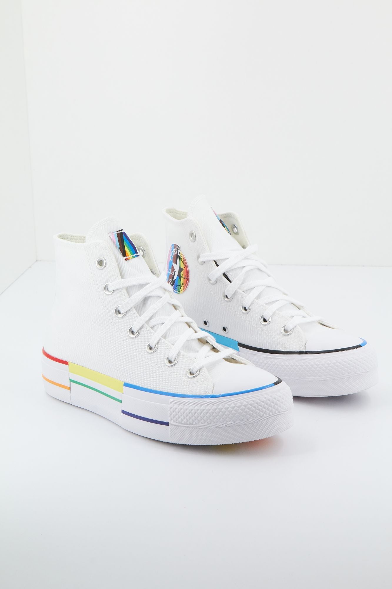 CONVERSE CHUCK TAYLOR ALL STAR LIFT HI en color BLANCO (2)
