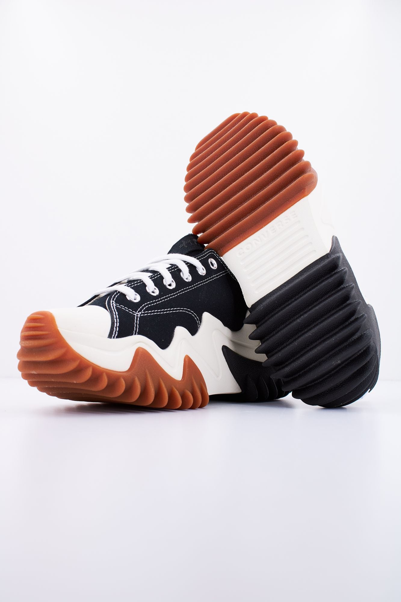 CONVERSE CHUCK TAYLOR ALL STAR RUN STAR MOTION OX en color NEGRO (4)