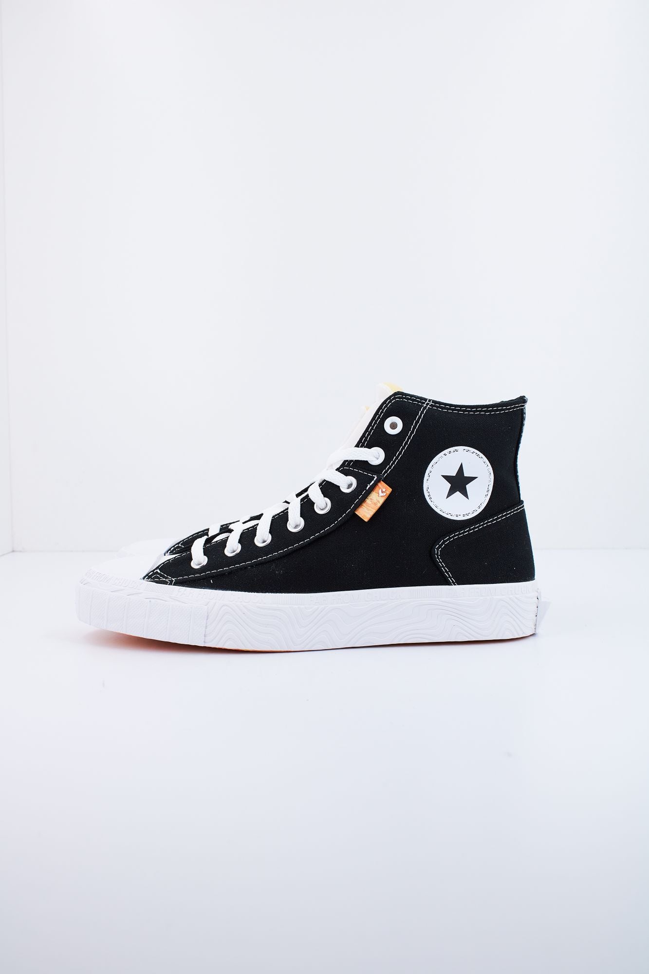 CONVERSE CHUCK TAYLOR ALT STAR CANVAS en color NEGRO (1)