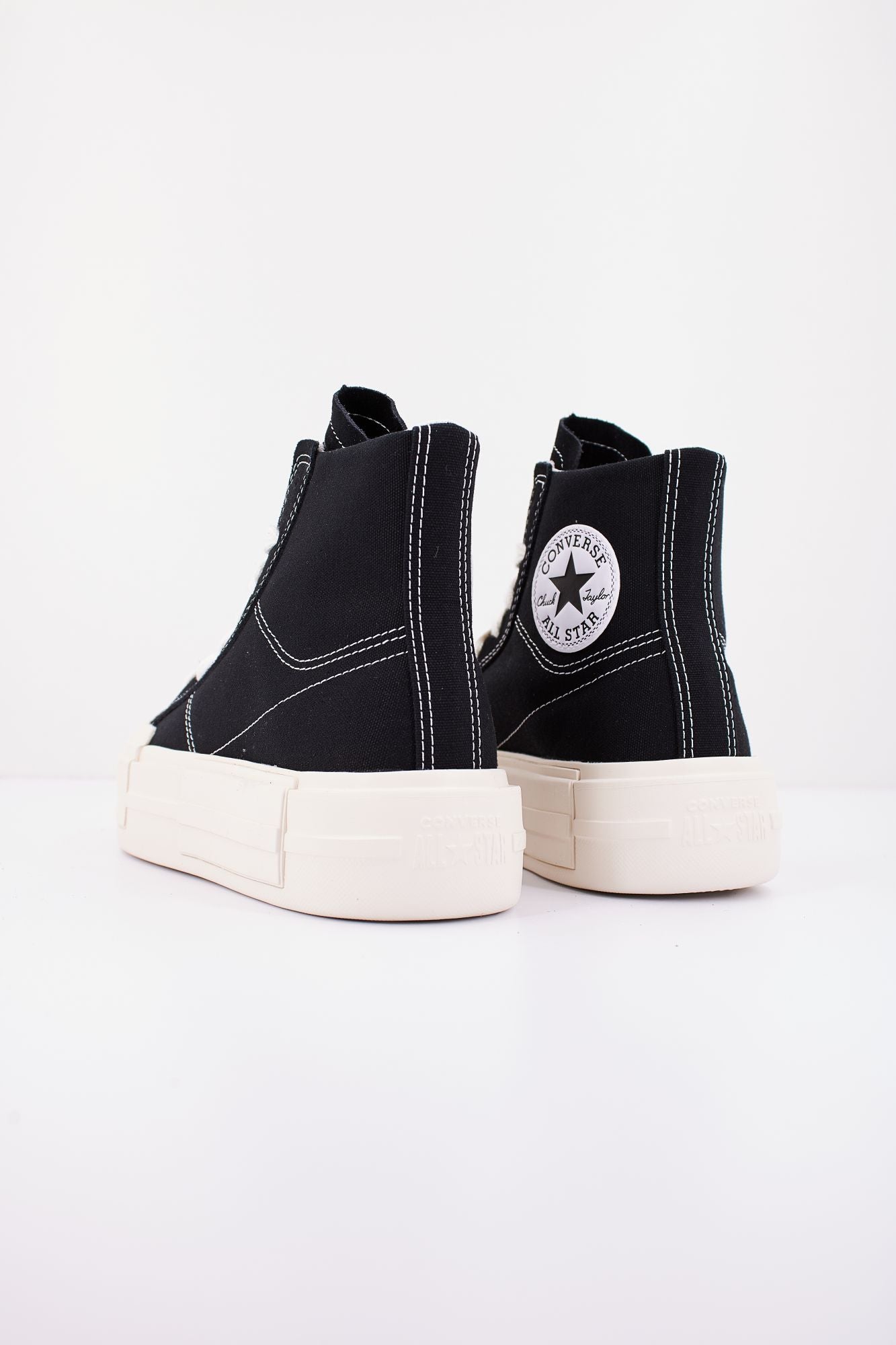 CONVERSE CHUCK TAYLOR ALL STAR CRUISE HI en color NEGRO (3)
