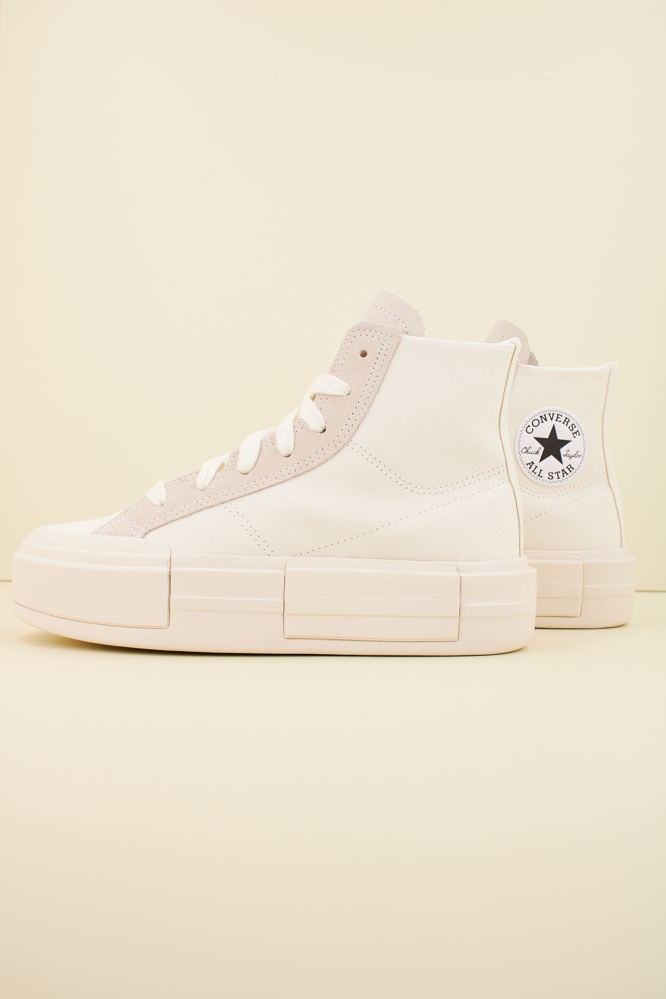 CONVERSE CHUCK TAYLOR ALL STAR CRUISE HI en color BLANCO (1)