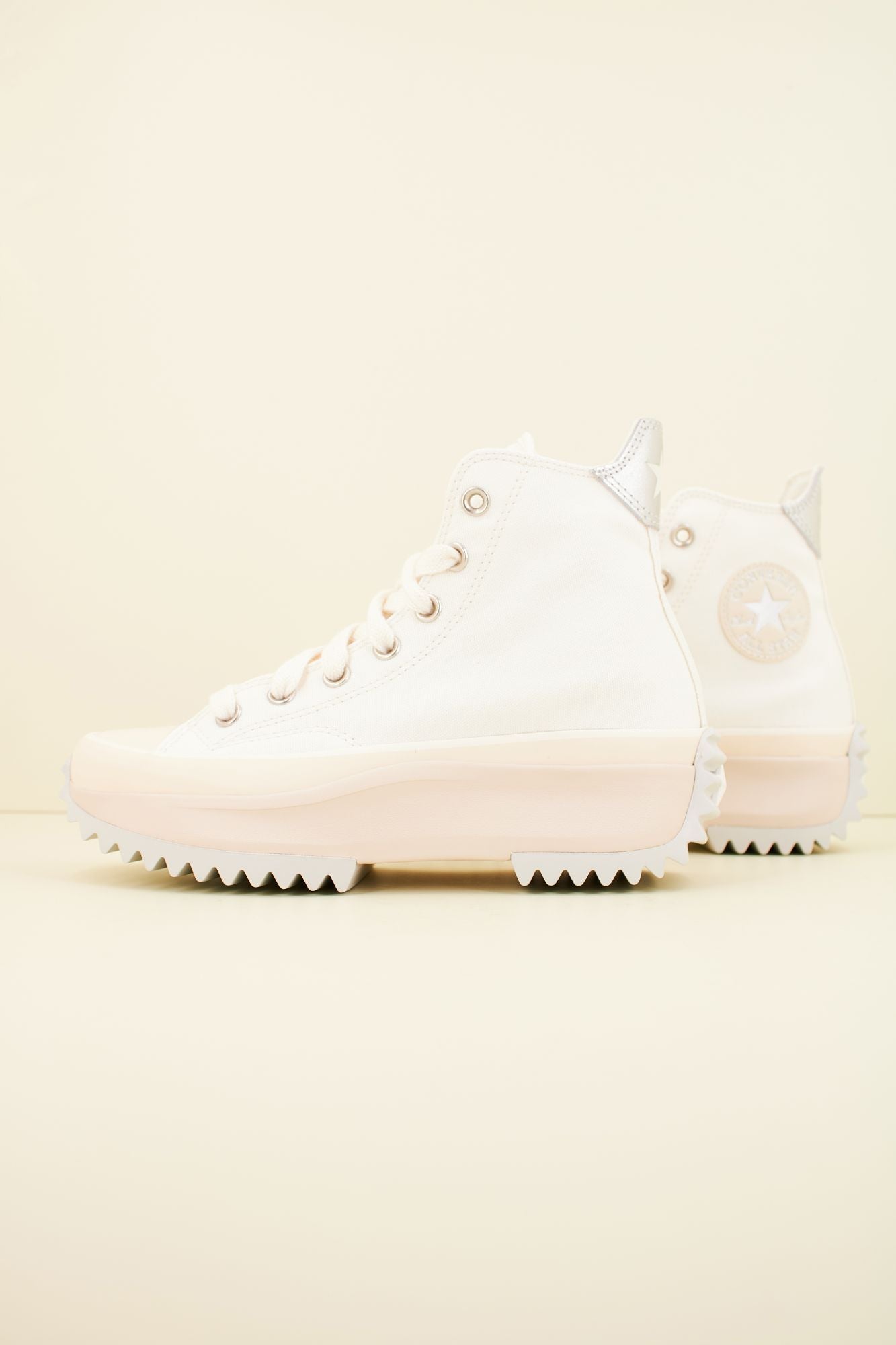 CONVERSE RUN STAR HIKE PLATFORM METALLIC en color BLANCO (1)