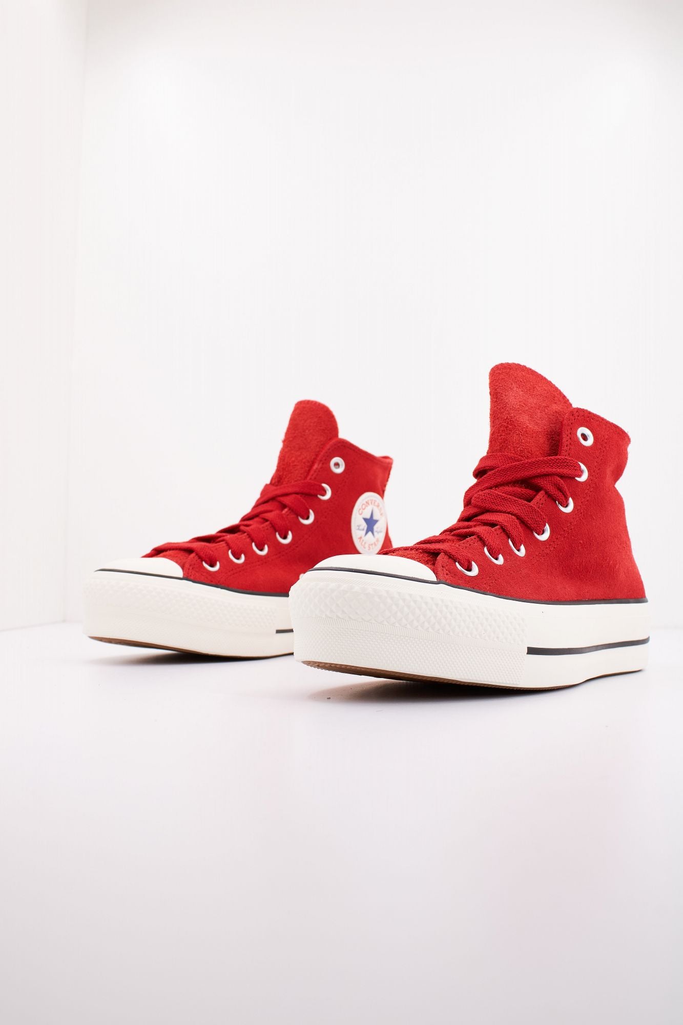 CONVERSE CHUCK TAYLOR ALL STAR LIFT SUEDE en color ROJO (2)
