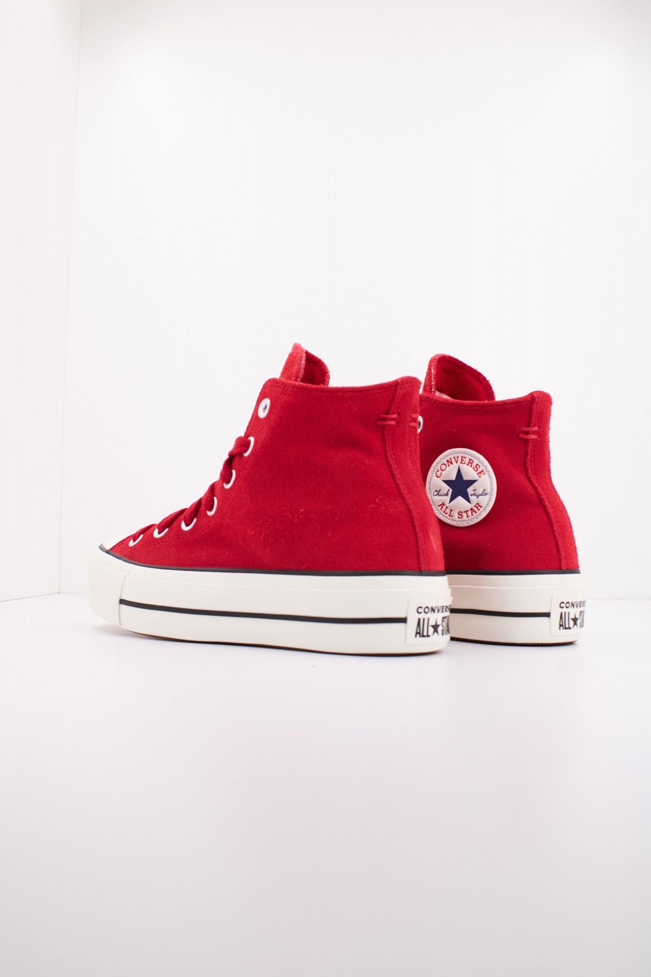 CONVERSE CHUCK TAYLOR ALL STAR LIFT SUEDE en color ROJO (3)