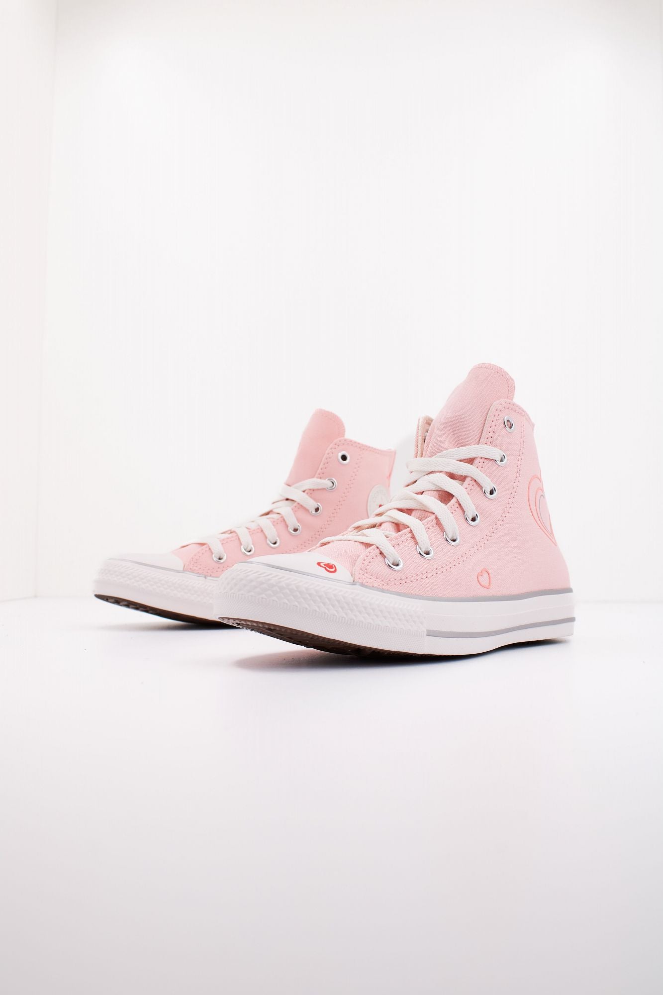 CONVERSE CHUCK TAYLOR ALL STAR Y2K HEART en color ROSA (2)