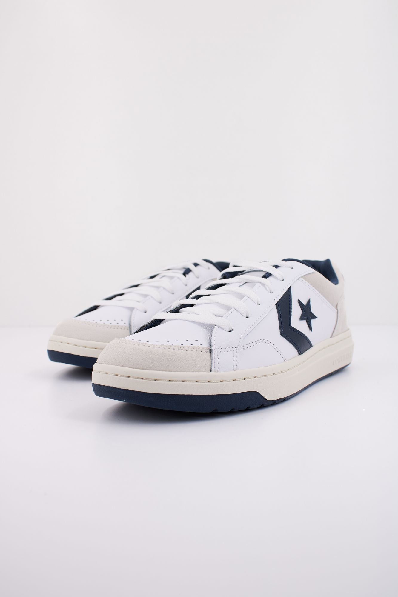 CONVERSE PRO BLAZE CLASSIC LEATHER & SUEDE en color BLANCO (2)