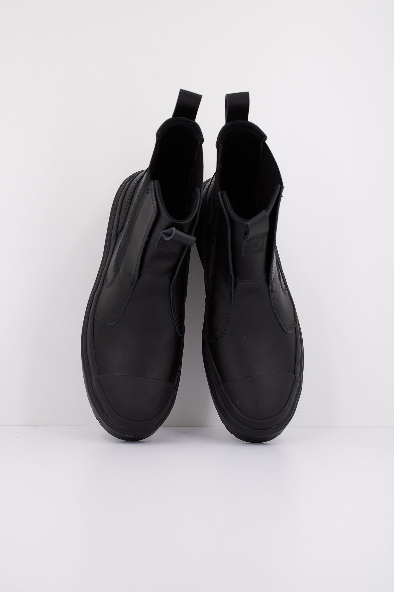 CONVERSE CHUCK TAYLOR ALL STAR LUGGED HI en color NEGRO (3)